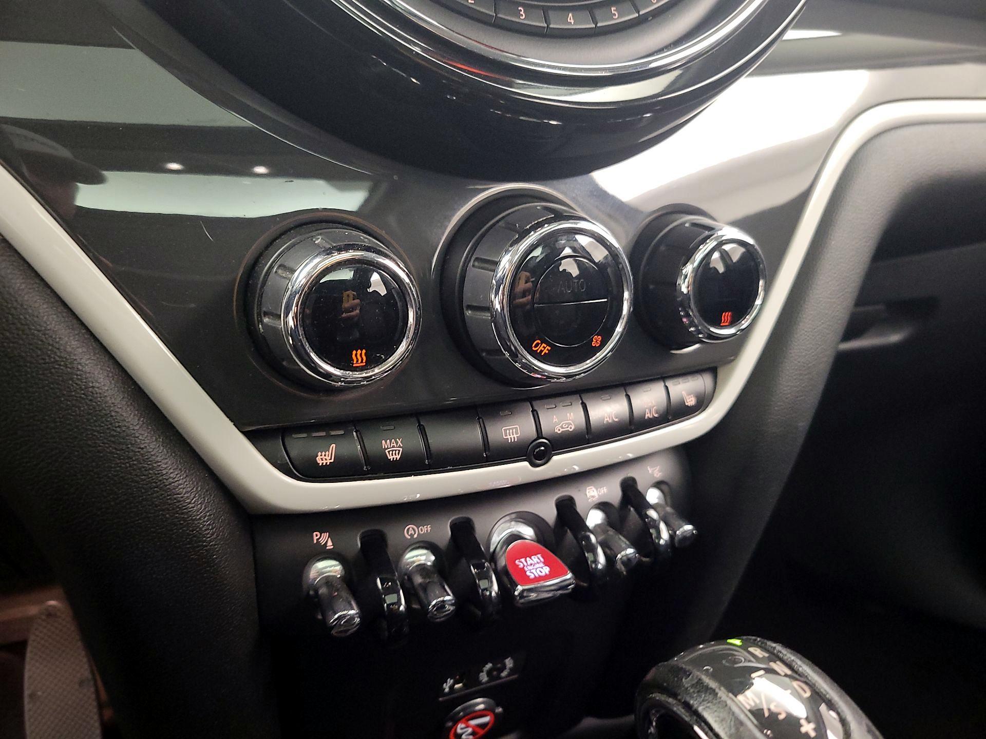 Thumbnail: 2017 MINI Cooper Countryman - 16