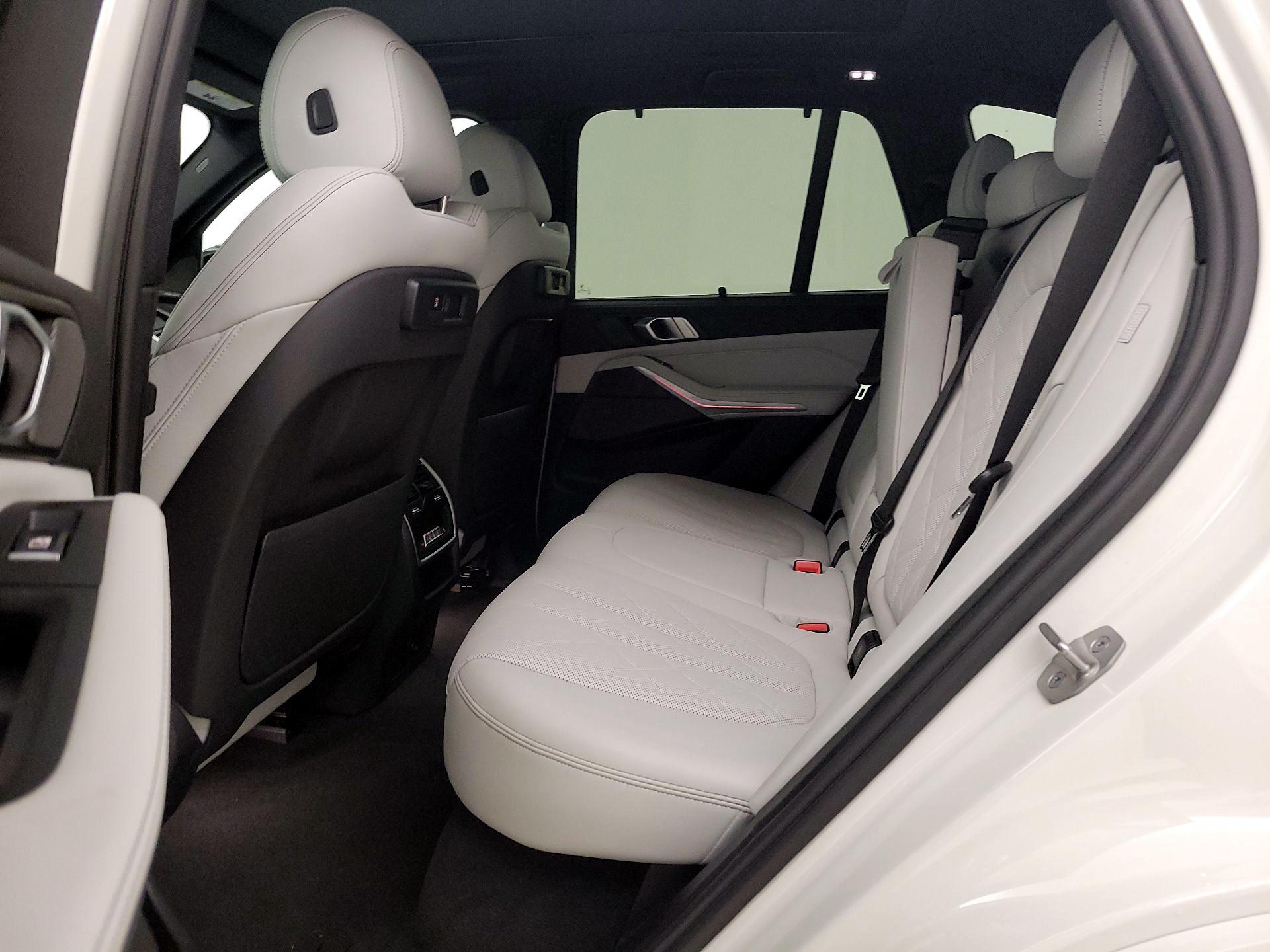 Thumbnail: 2023 BMW X5 - 10