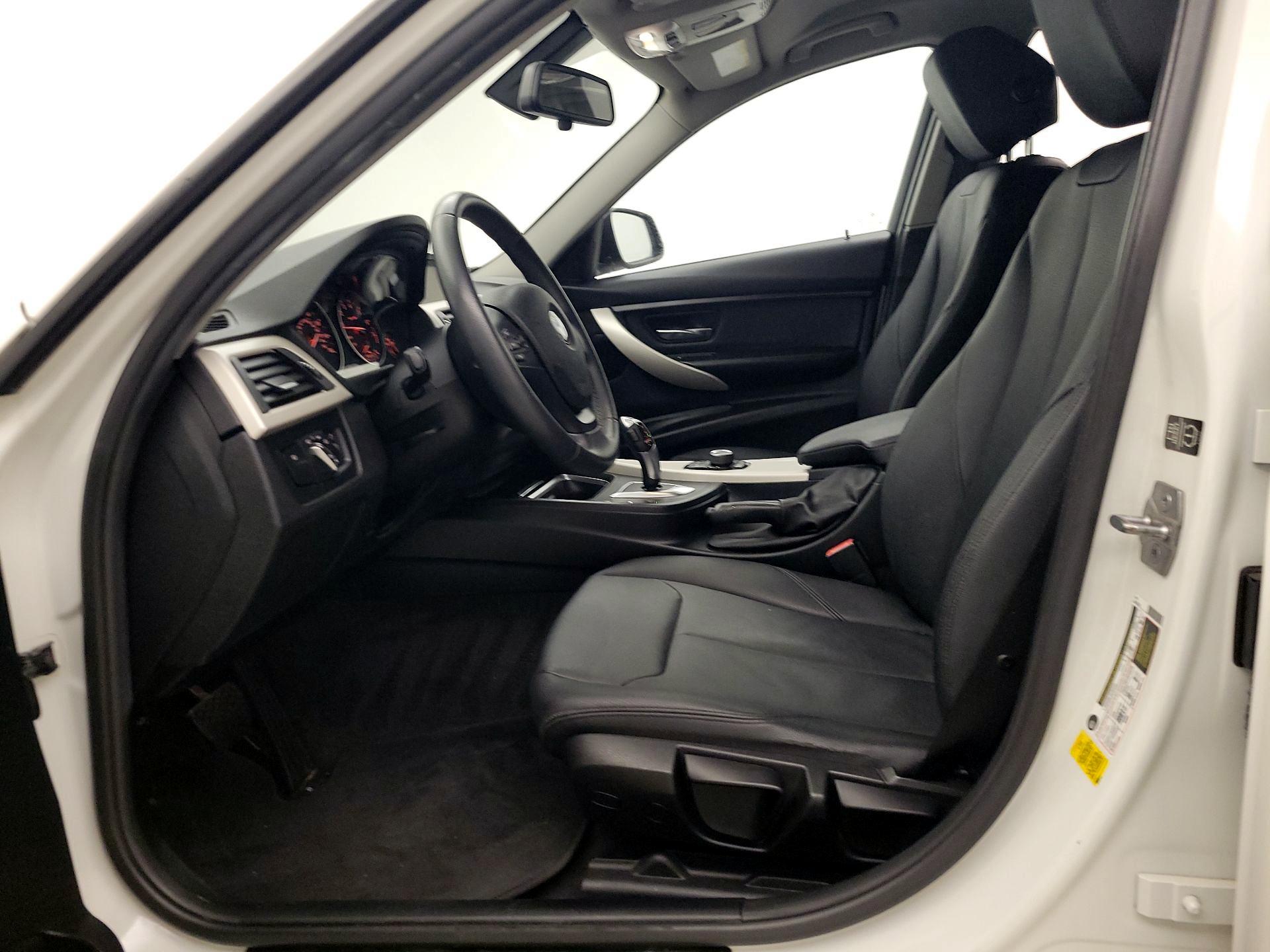 Thumbnail: 2015 BMW 3 Series - 11