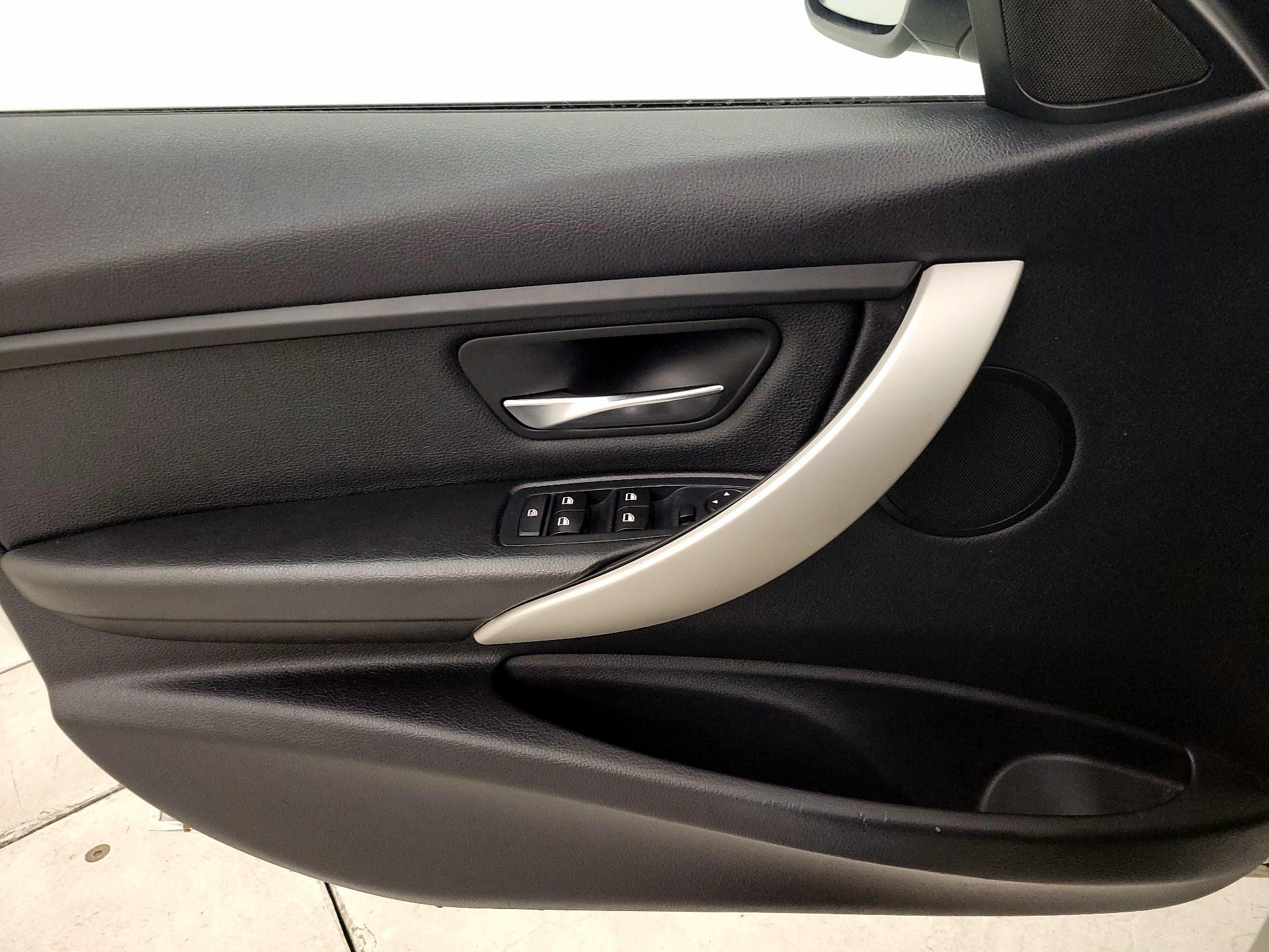 Thumbnail: 2015 BMW 3 Series - 12