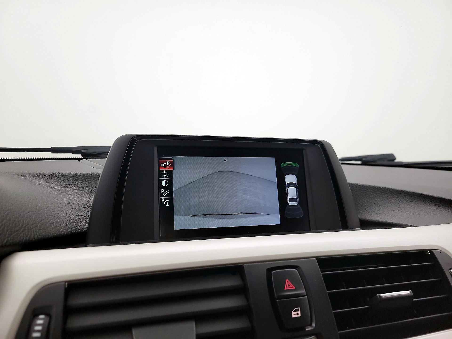 Thumbnail: 2015 BMW 3 Series - 14