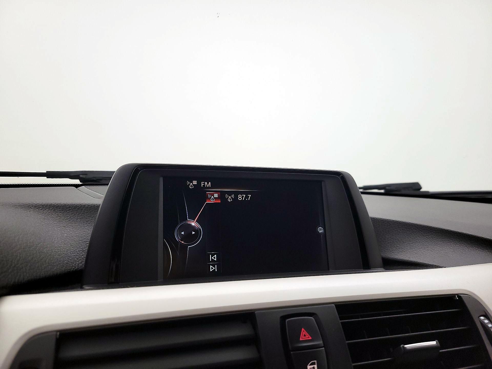 Thumbnail: 2015 BMW 3 Series - 15