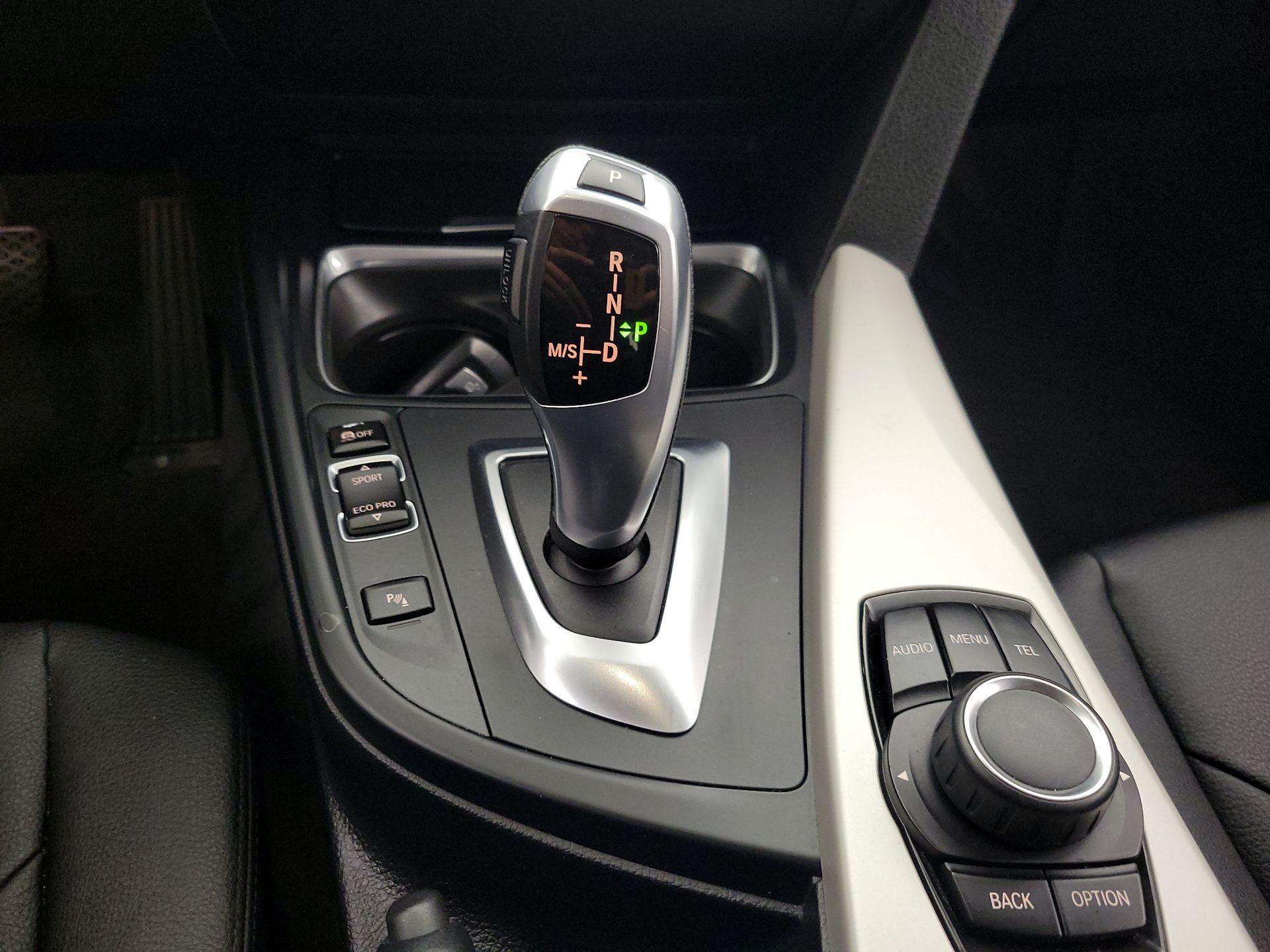 Thumbnail: 2015 BMW 3 Series - 17