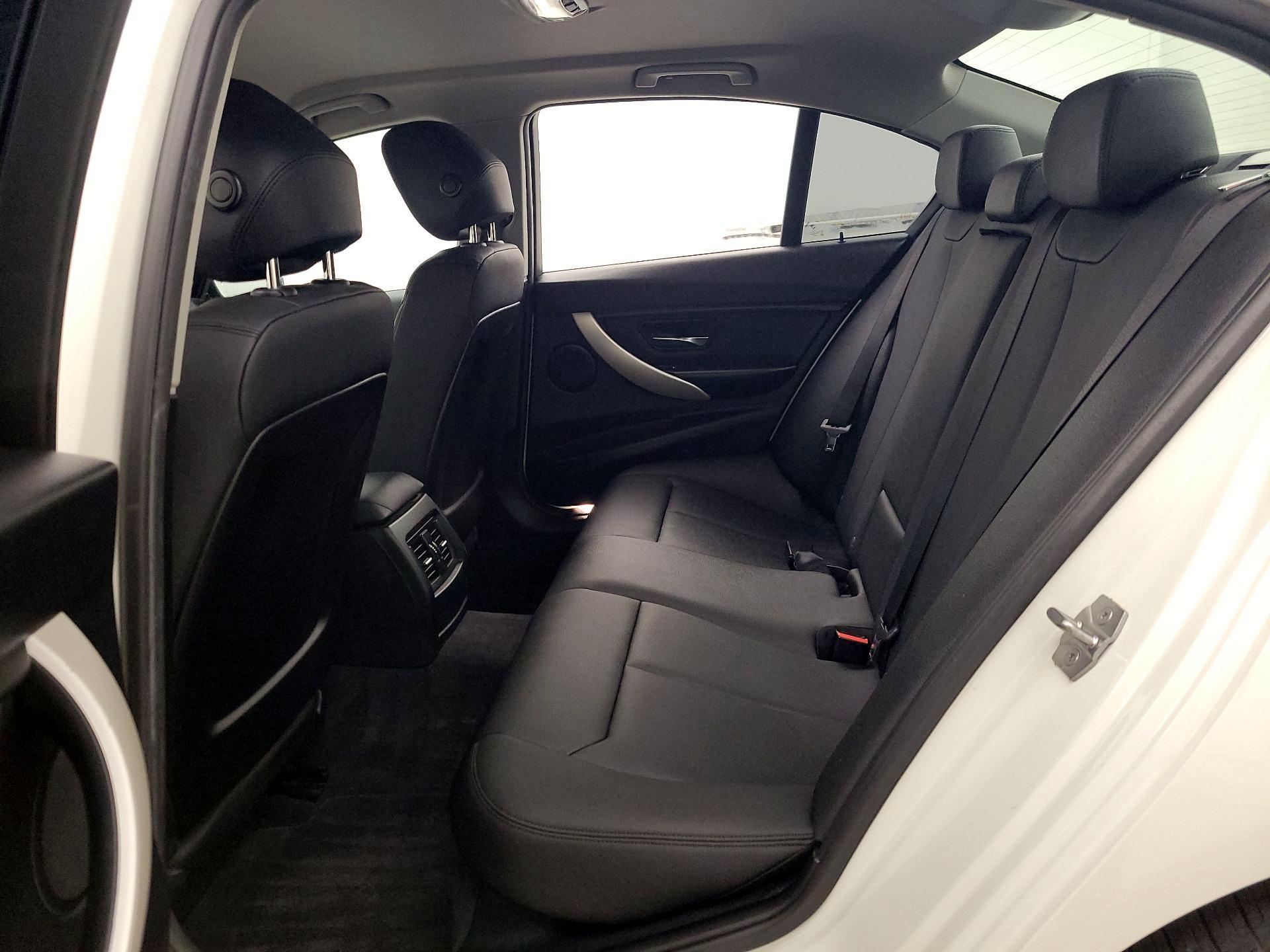 Thumbnail: 2015 BMW 3 Series - 19