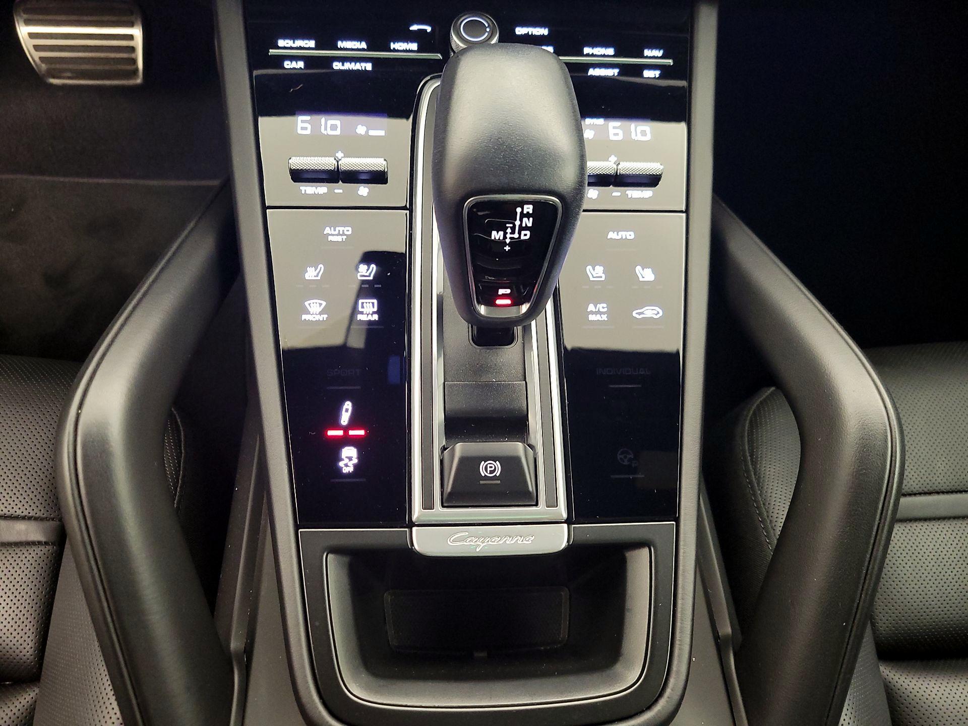 Thumbnail: 2021 Porsche Cayenne - 18