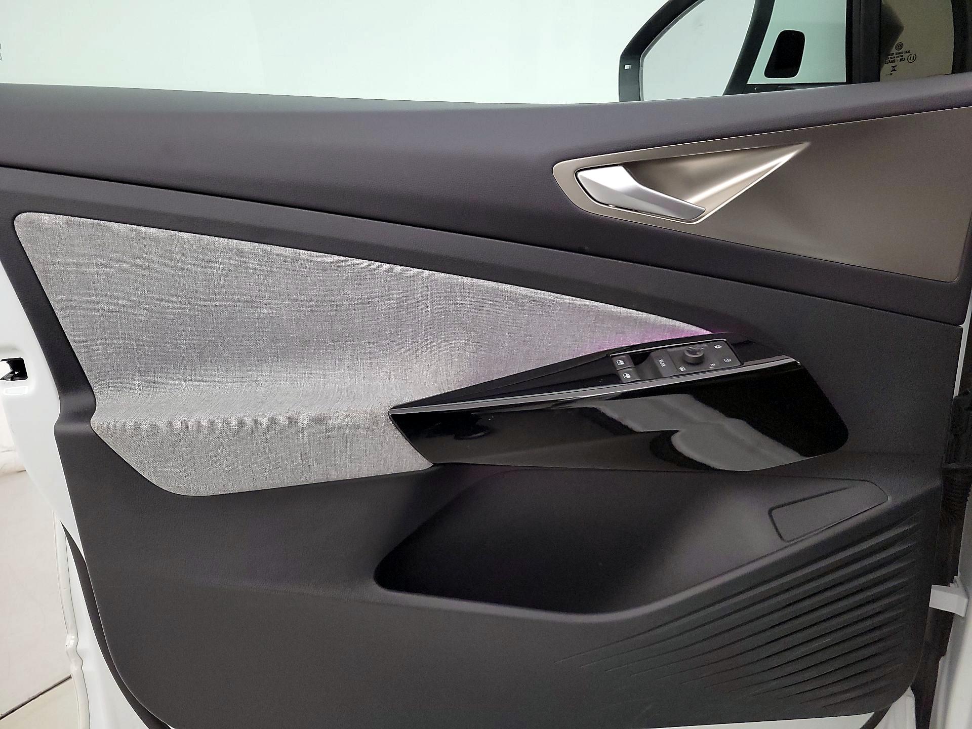 Thumbnail: 2023 Volkswagen ID.4 - 12