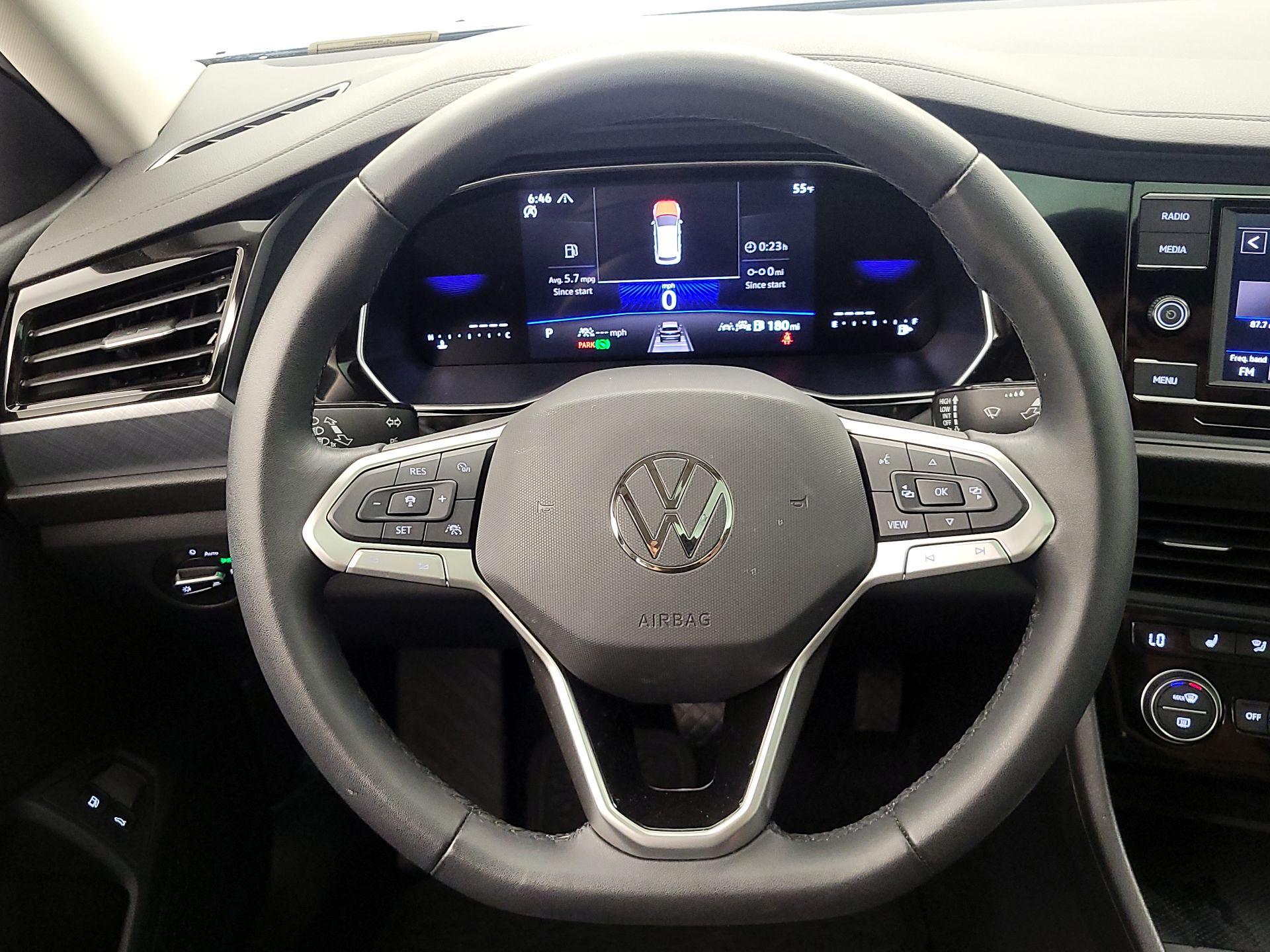 Thumbnail: 2024 Volkswagen Jetta - 10