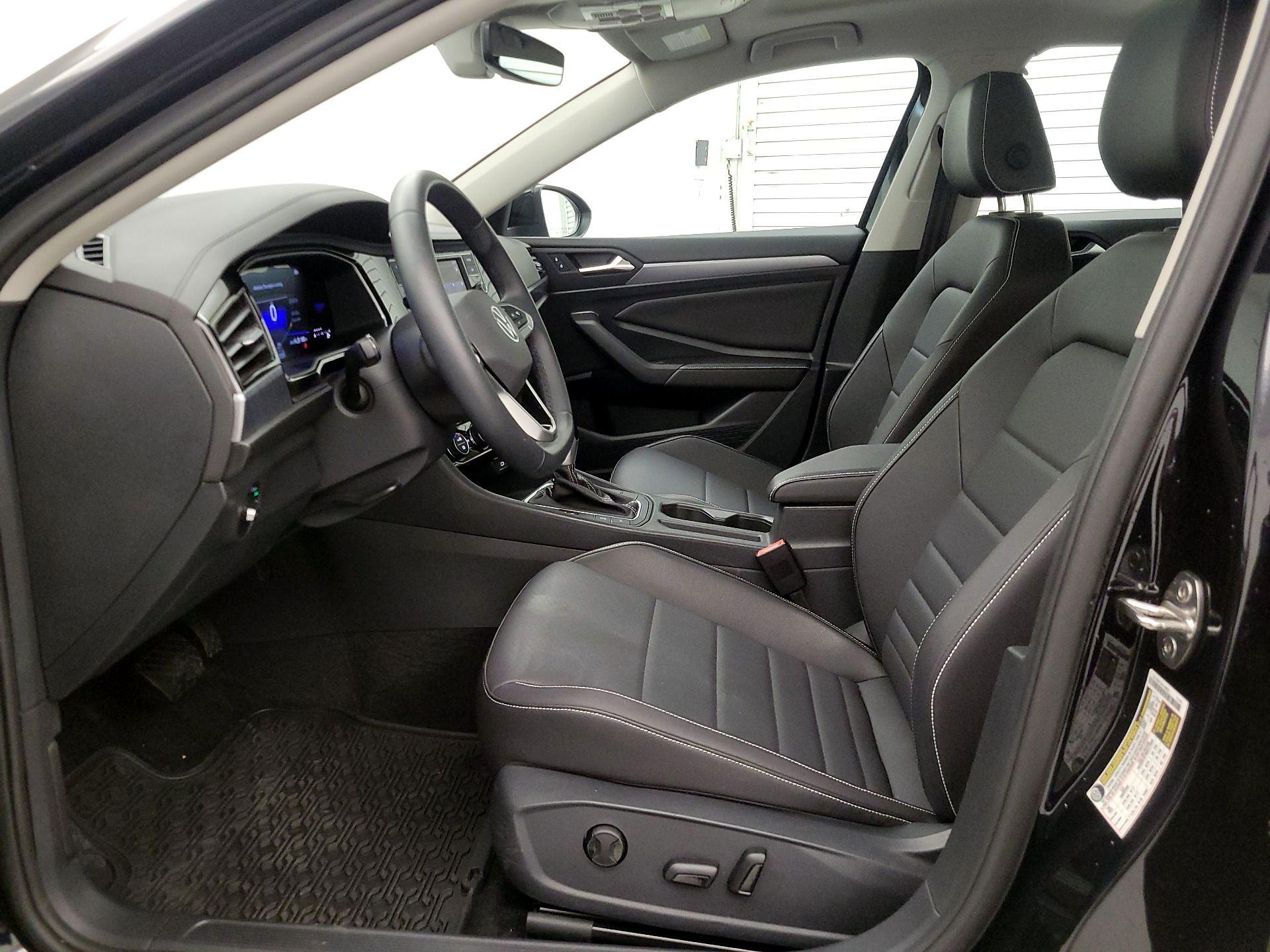 Thumbnail: 2024 Volkswagen Jetta - 11