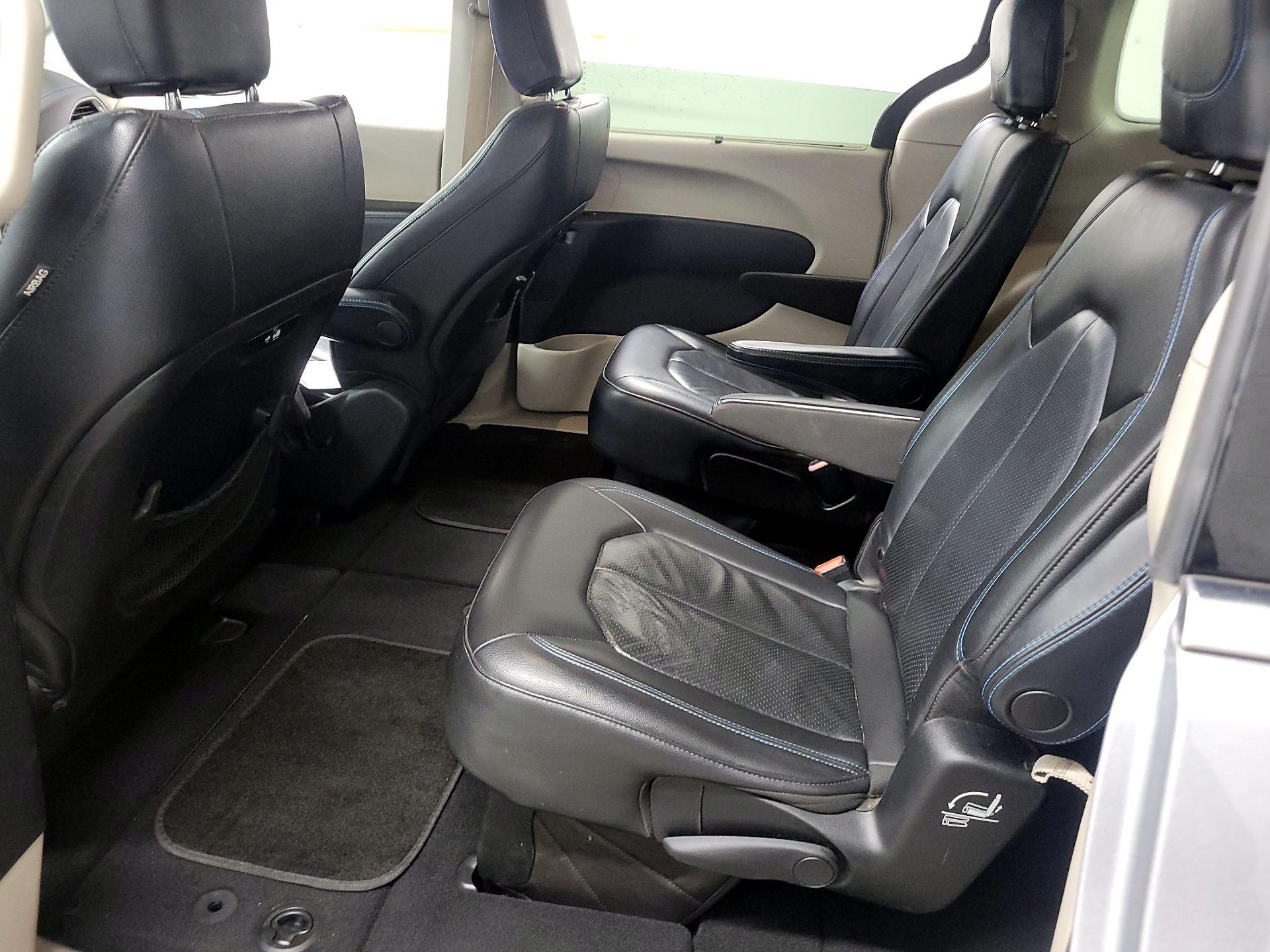 Thumbnail: 2021 Chrysler Pacifica - 17