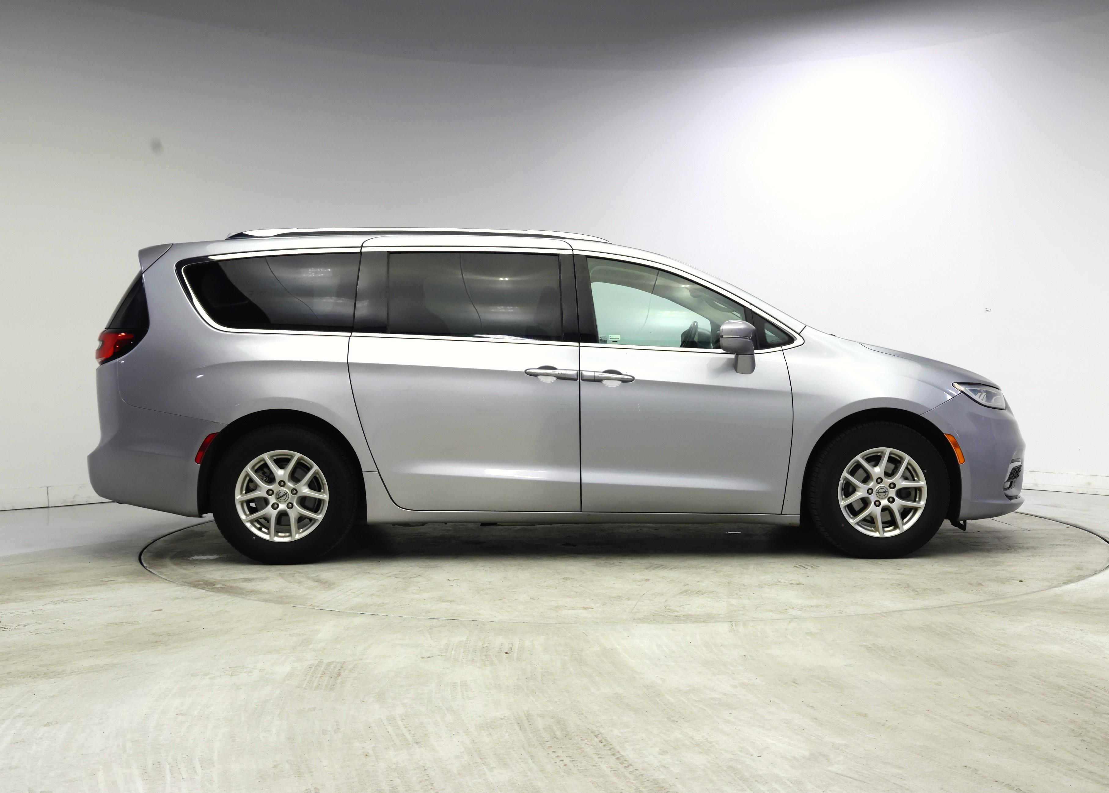 Thumbnail: 2021 Chrysler Pacifica - 7