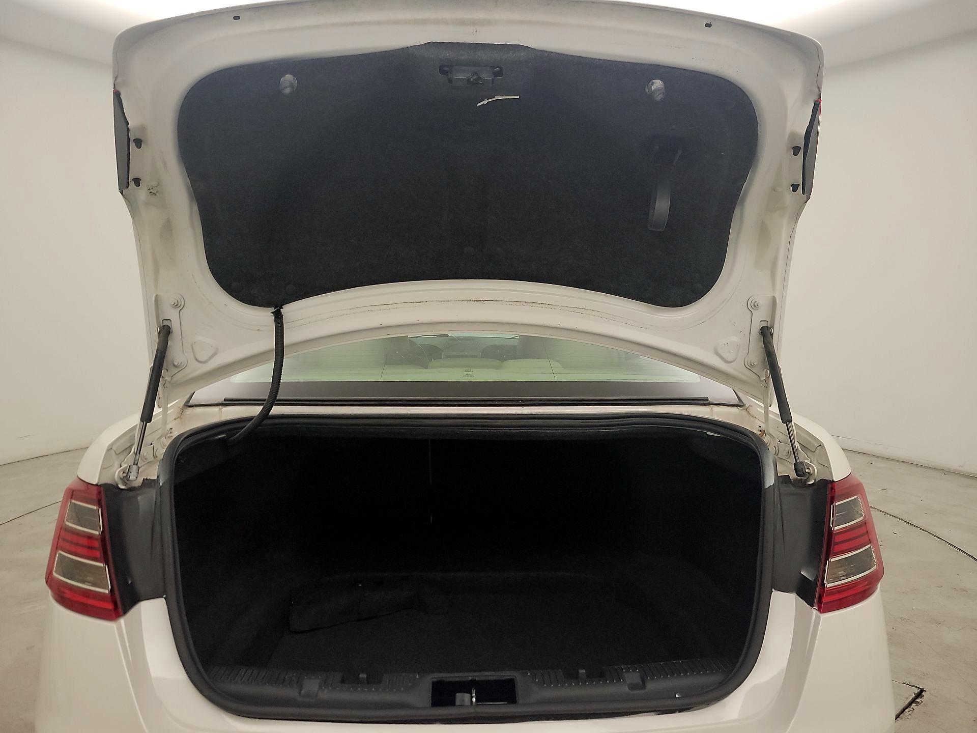 Thumbnail: 2014 Ford Taurus - 20