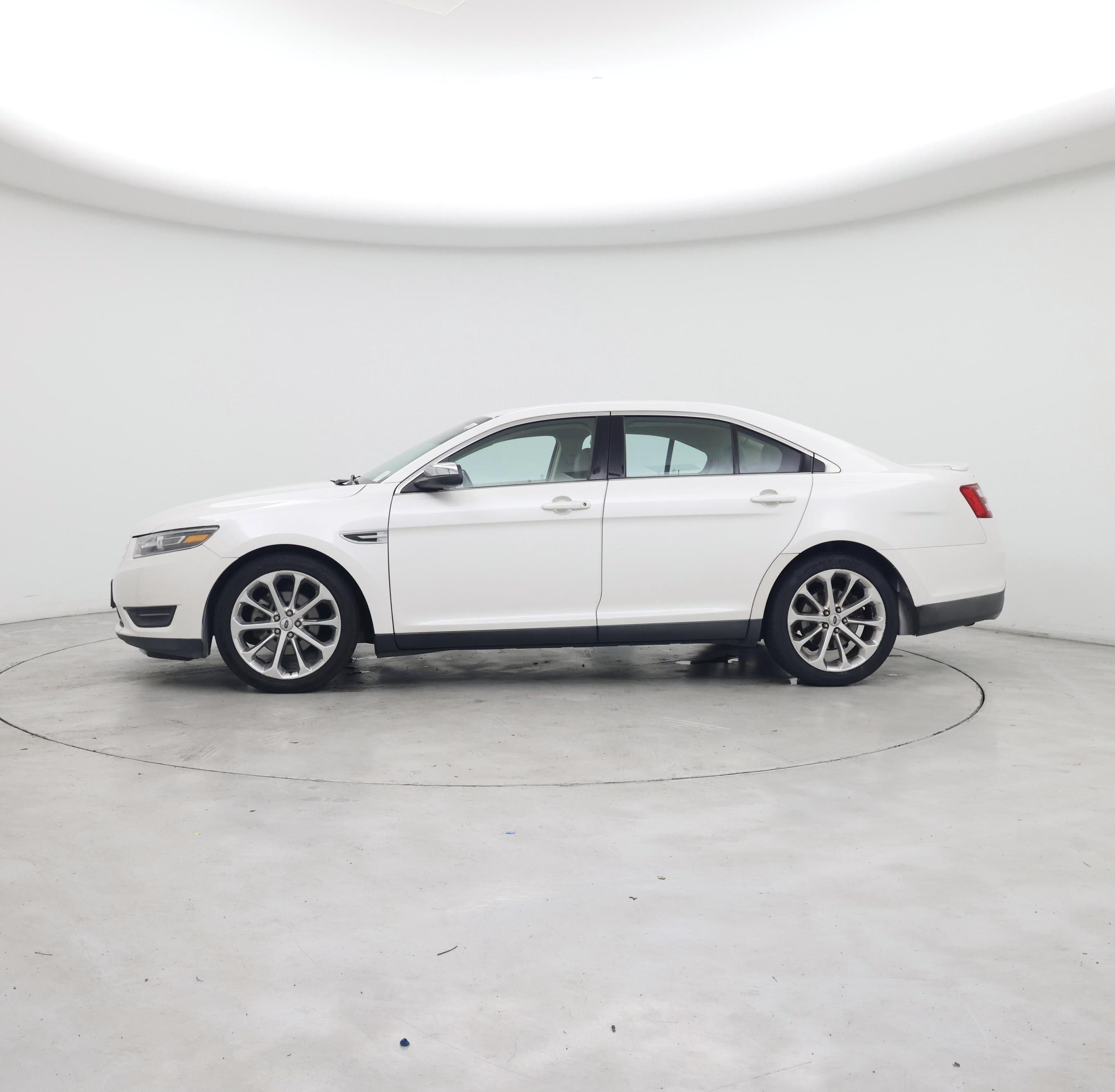 Thumbnail: 2014 Ford Taurus - 3