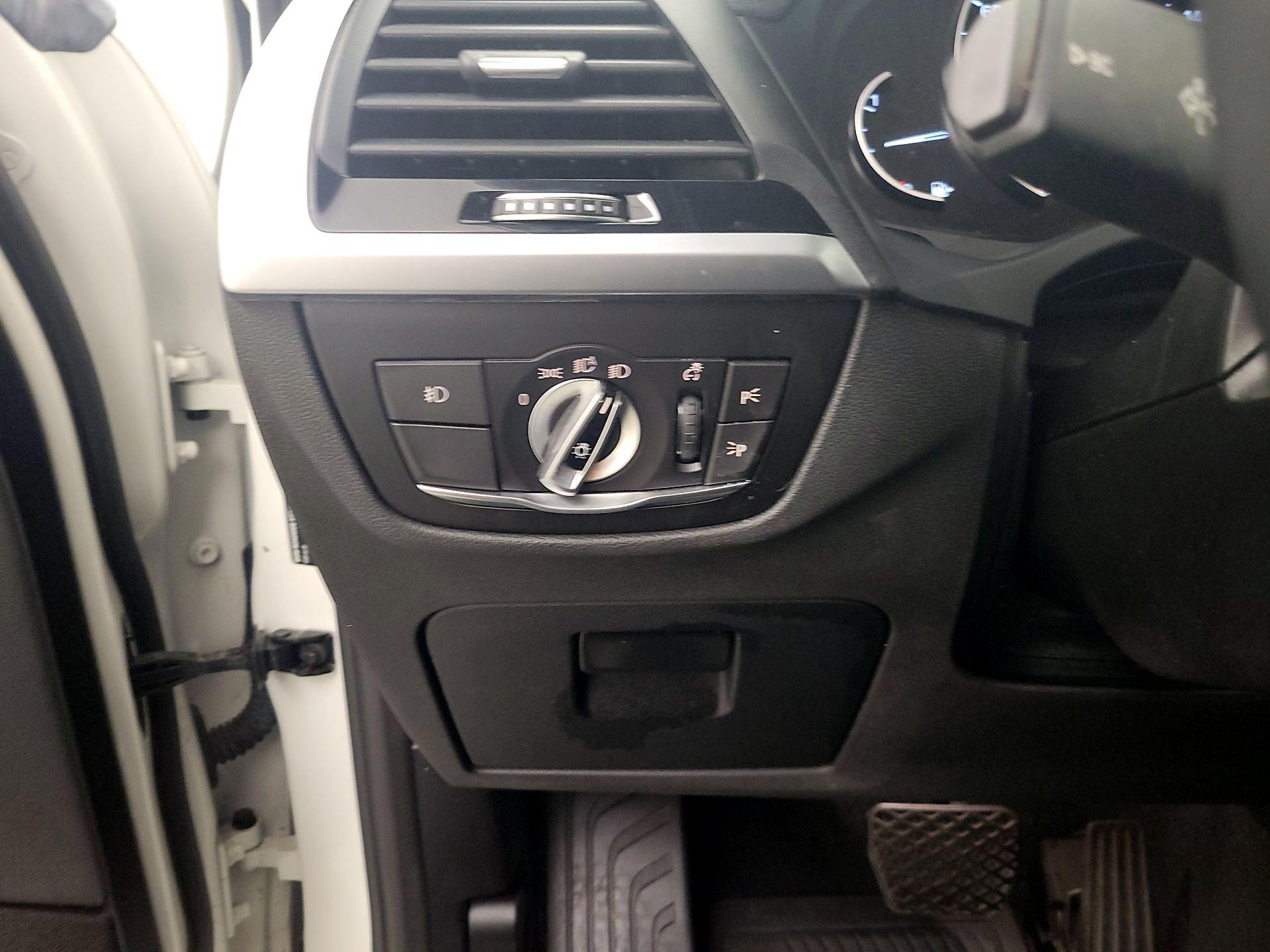 Thumbnail: 2021 BMW X3 - 13