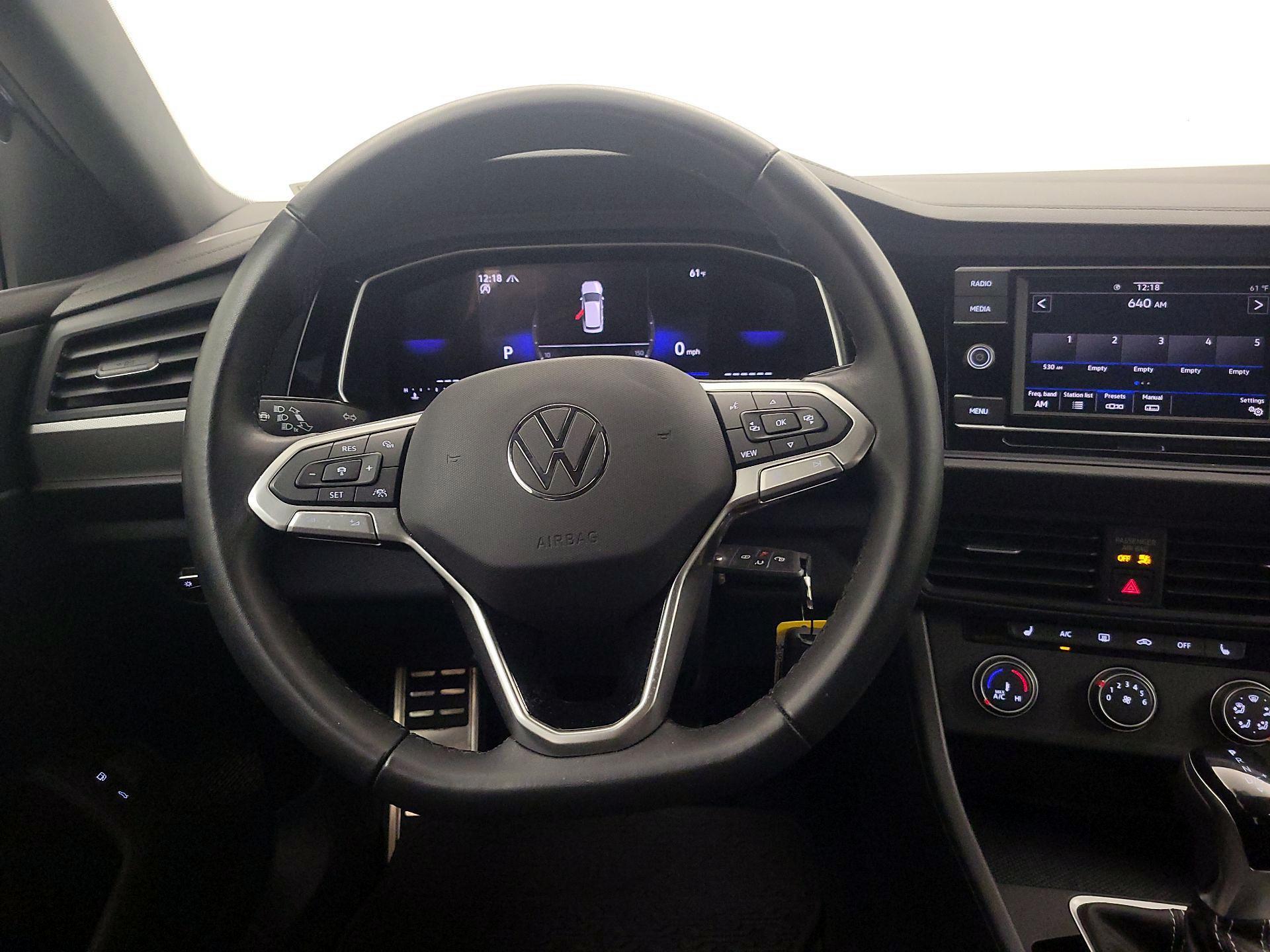 Thumbnail: 2024 Volkswagen Jetta - 10