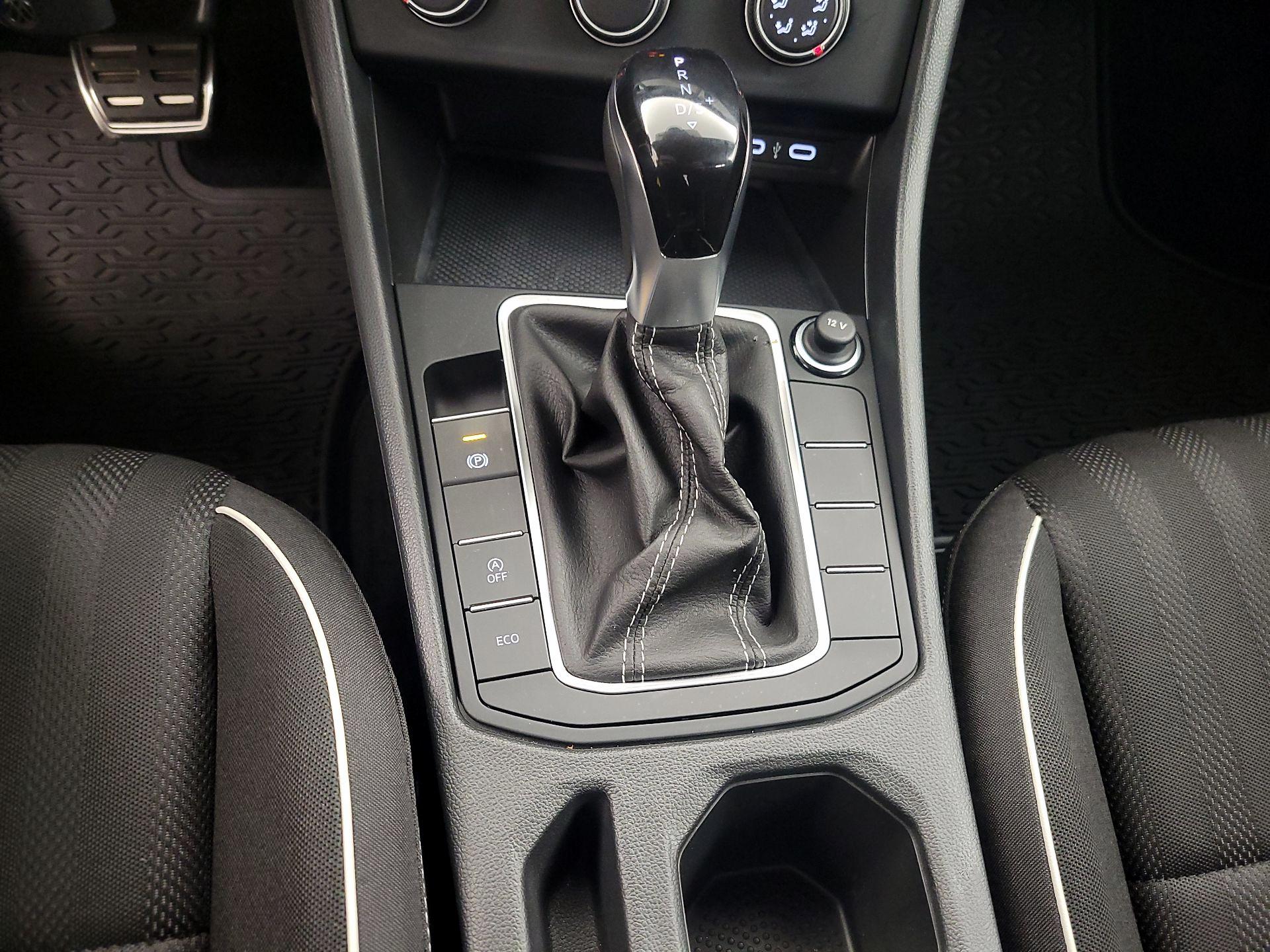 Thumbnail: 2024 Volkswagen Jetta - 17