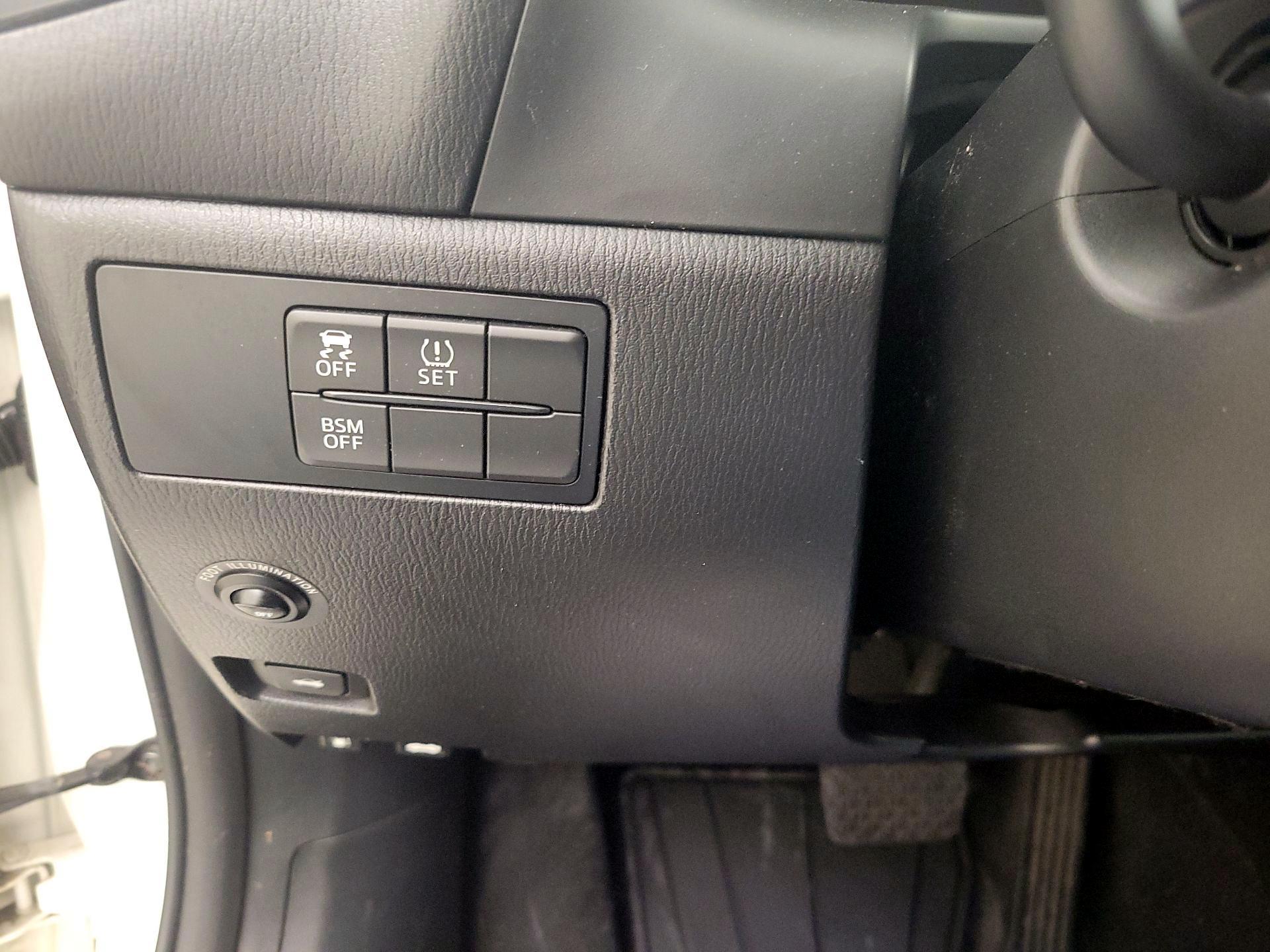 Thumbnail: 2015 Mazda Mazda3 - 13