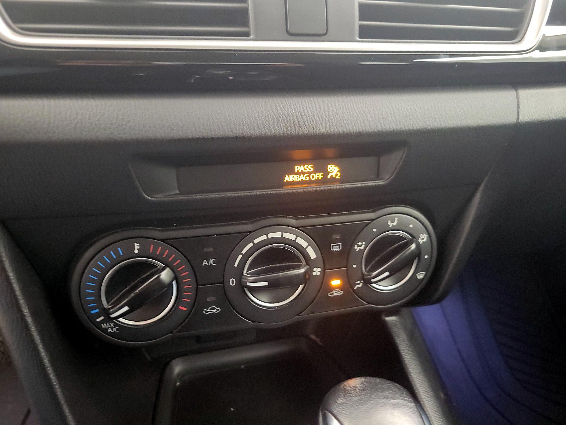 Thumbnail: 2015 Mazda Mazda3 - 17