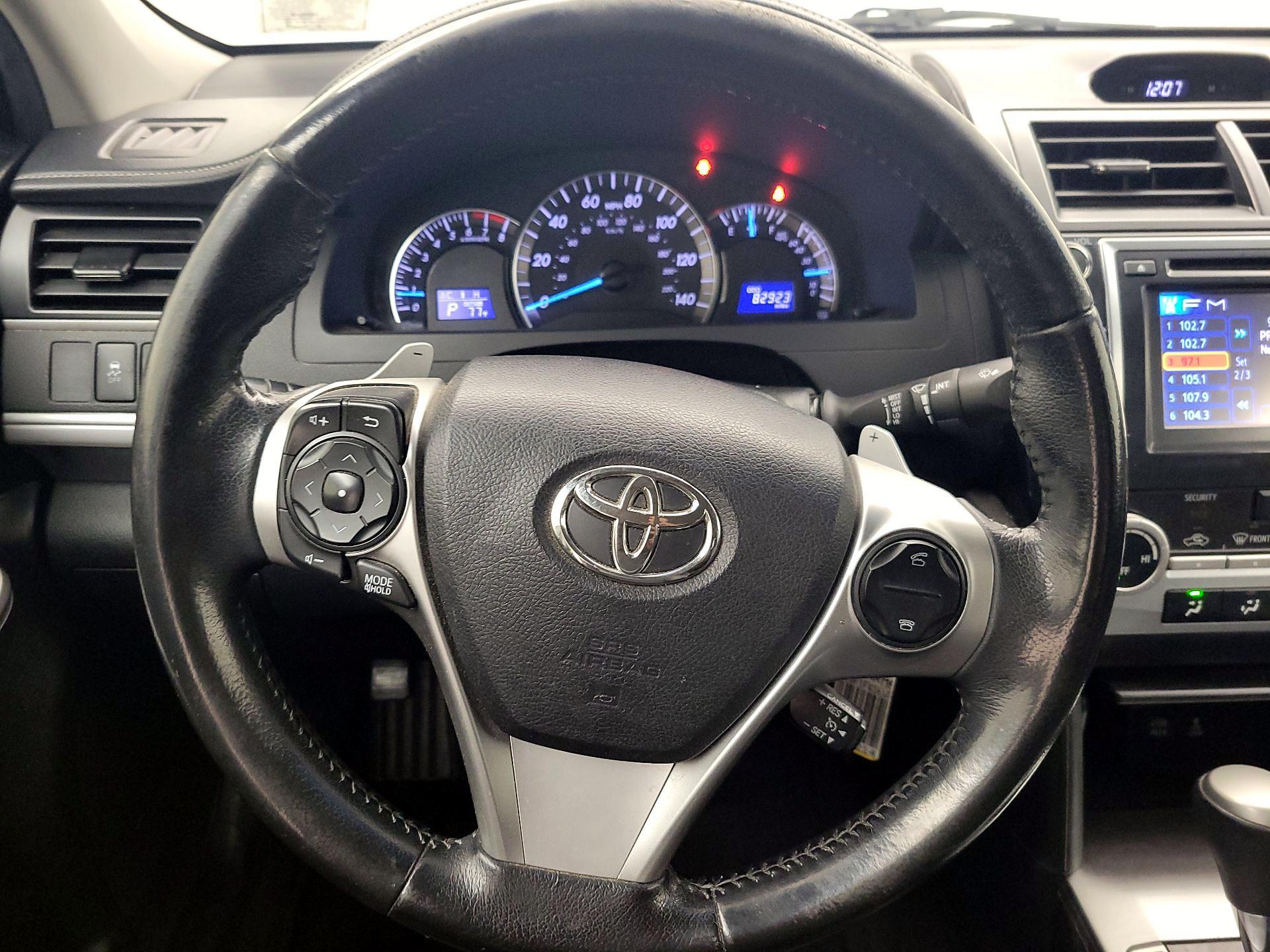 Thumbnail: 2014 Toyota Camry - 10