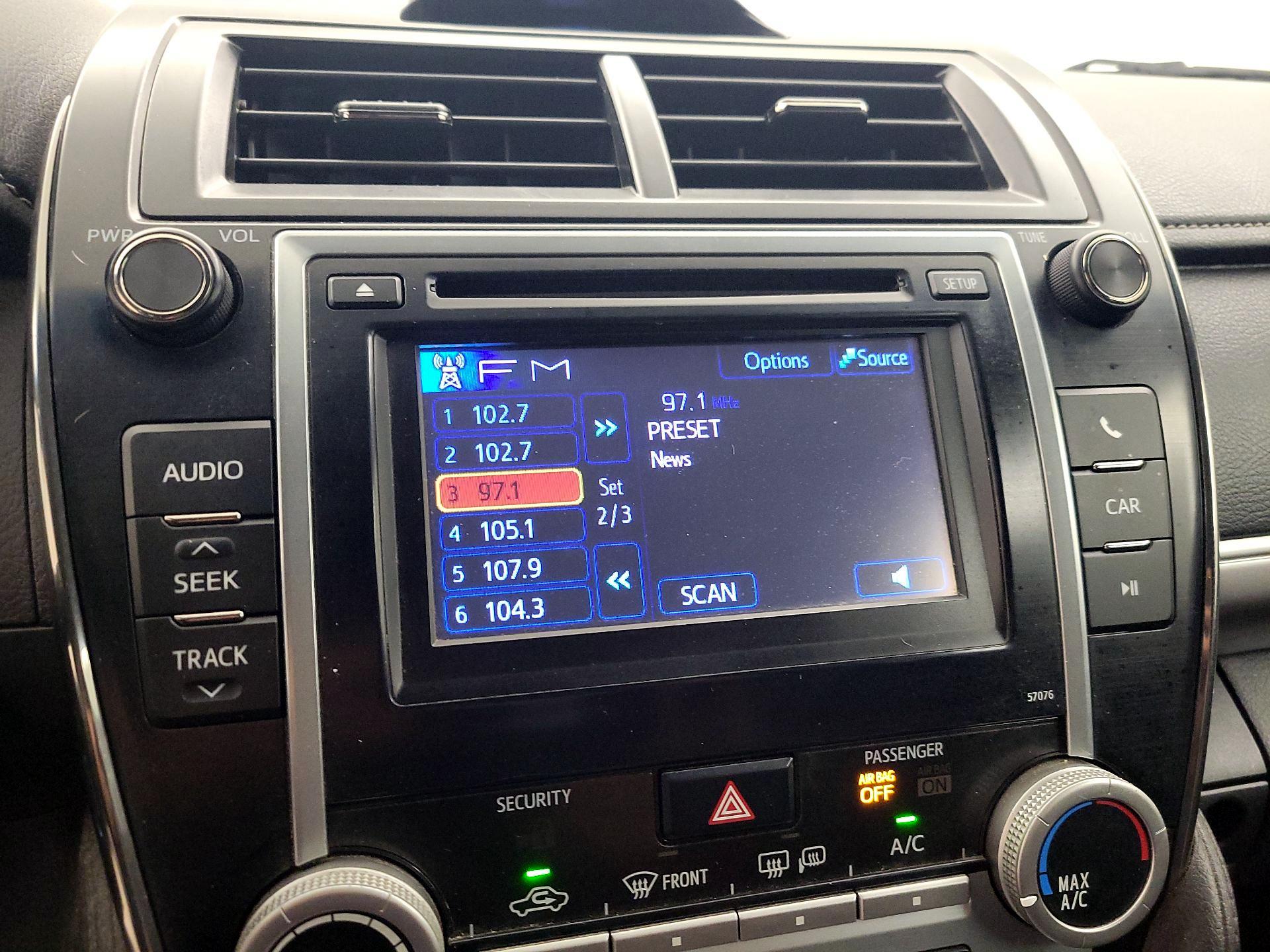Thumbnail: 2014 Toyota Camry - 13