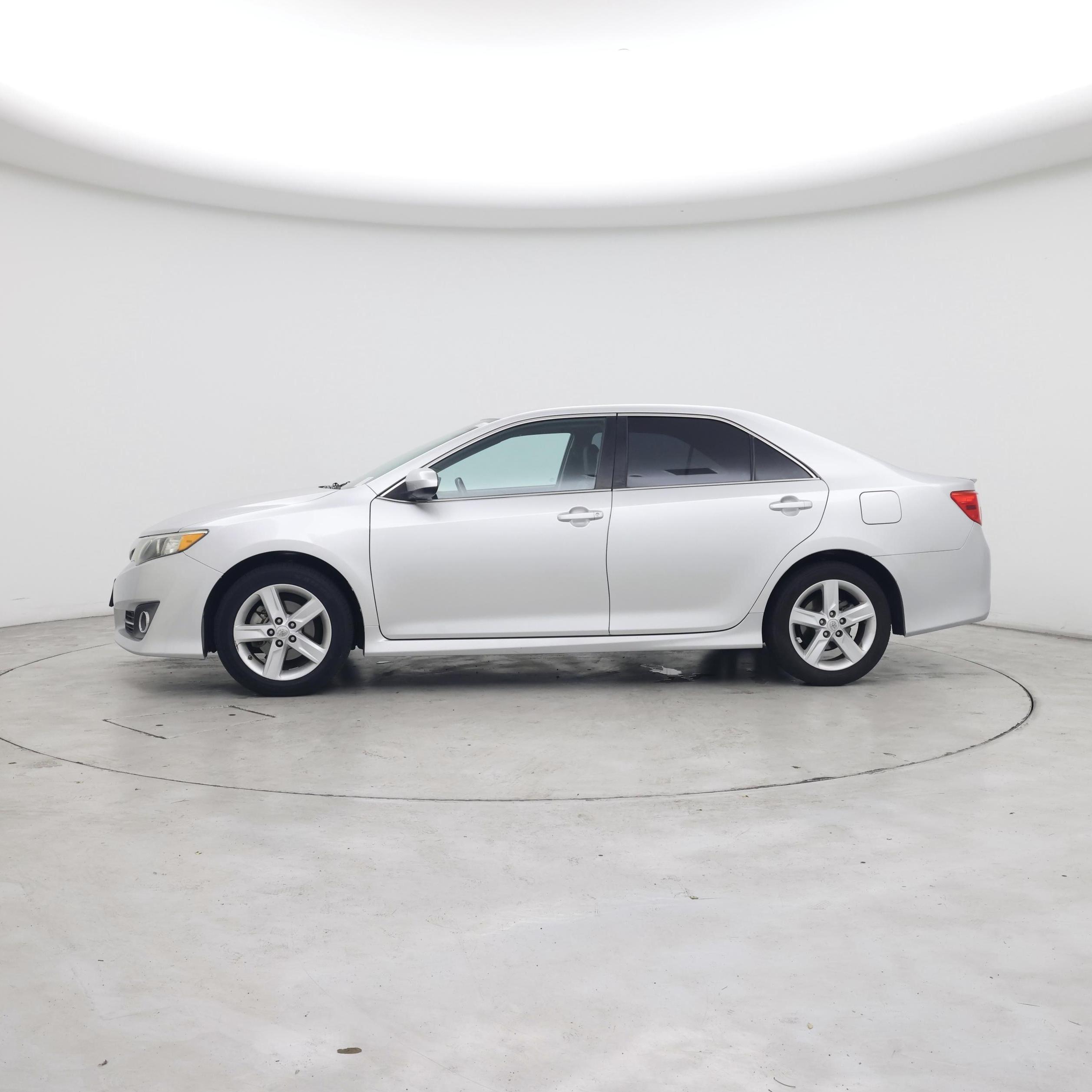 Thumbnail: 2014 Toyota Camry - 3