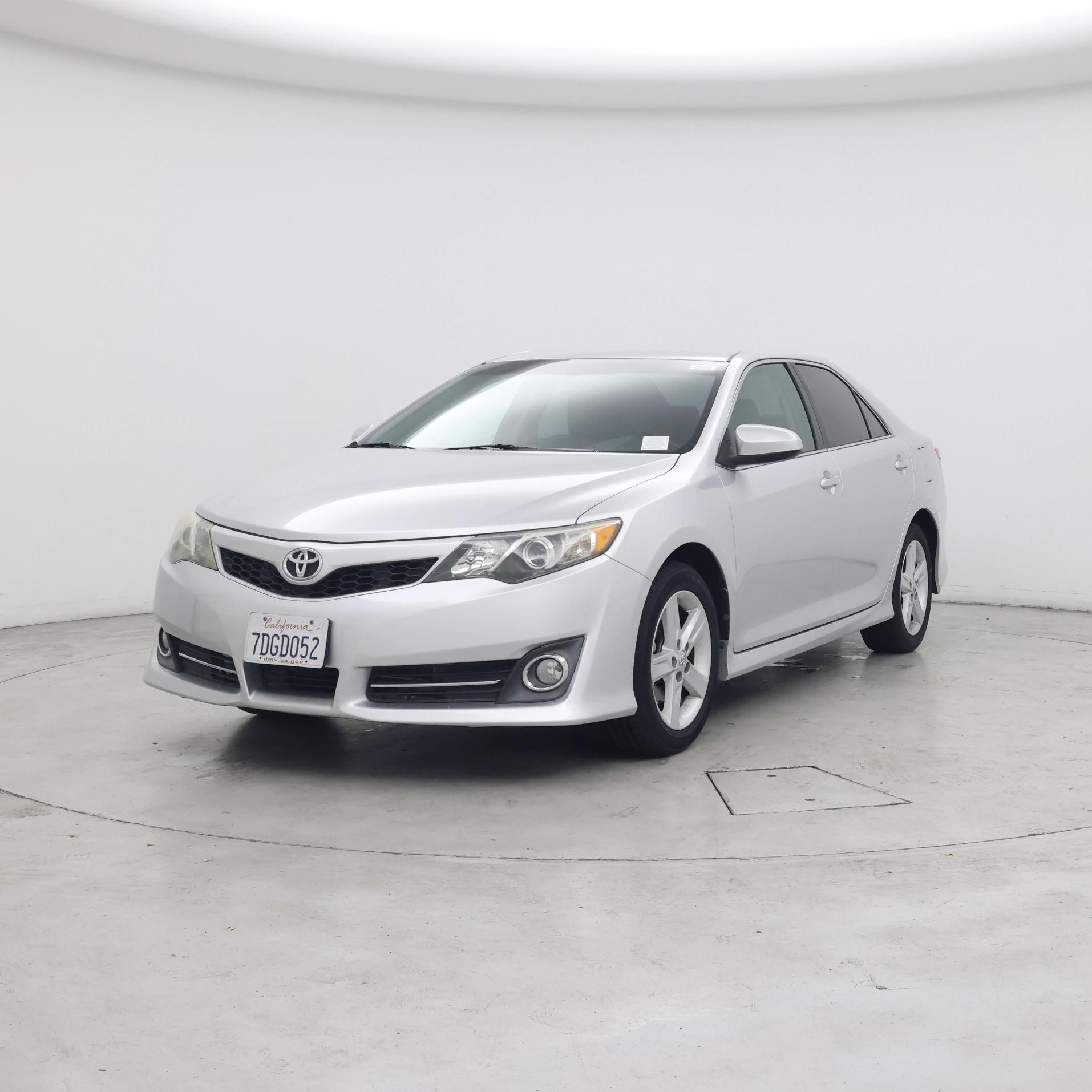 Thumbnail: 2014 Toyota Camry - 4
