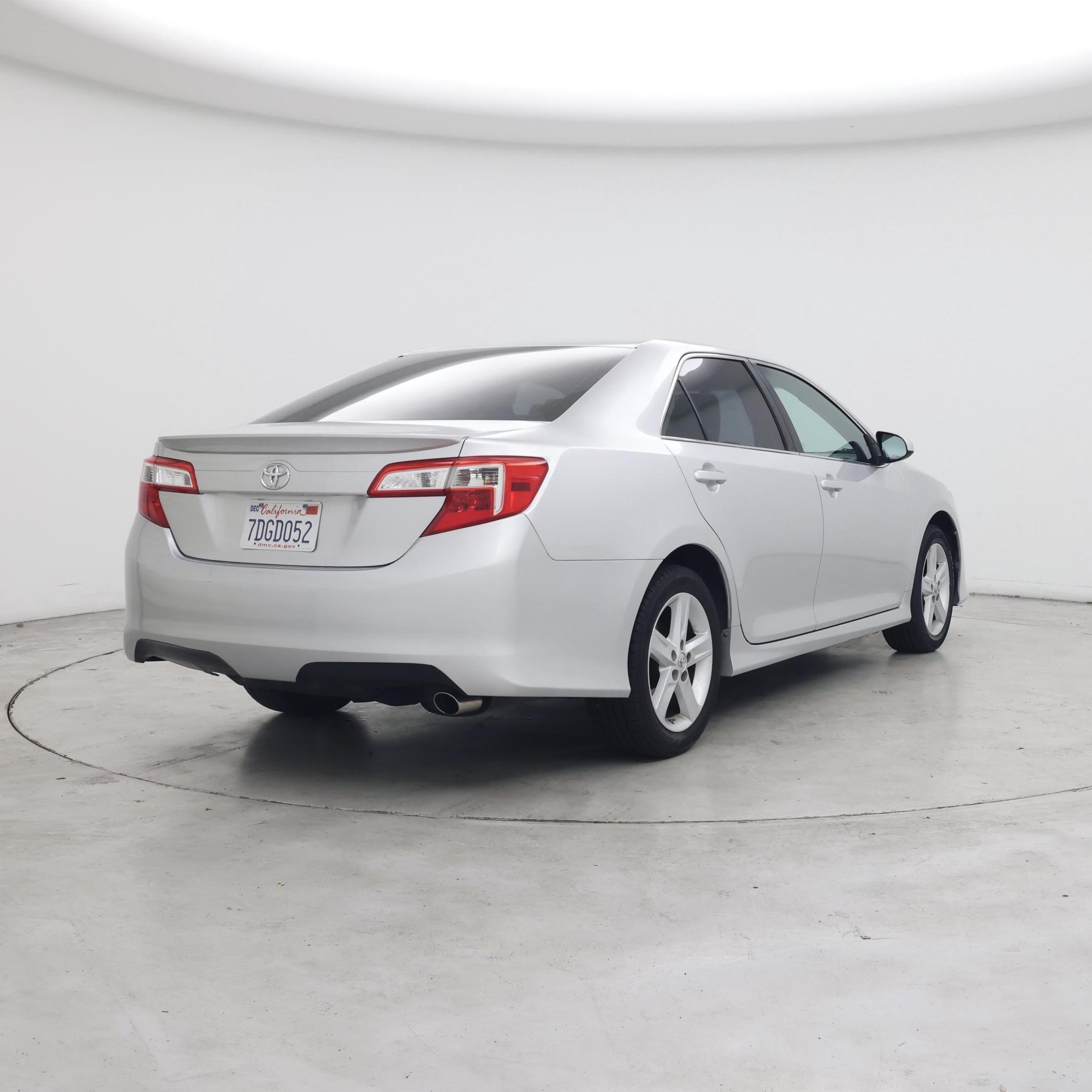 Thumbnail: 2014 Toyota Camry - 8