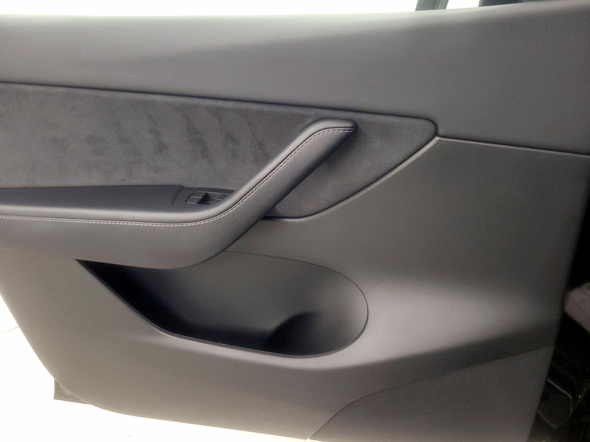 Thumbnail: 2022 Tesla Model Y - 12