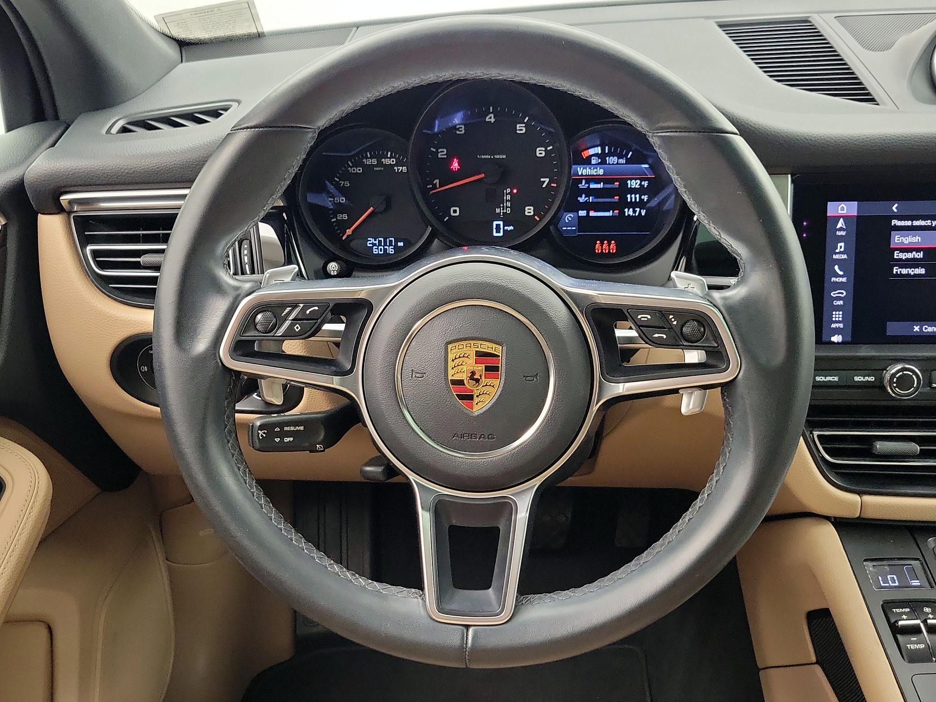 Thumbnail: 2021 Porsche Macan - 10