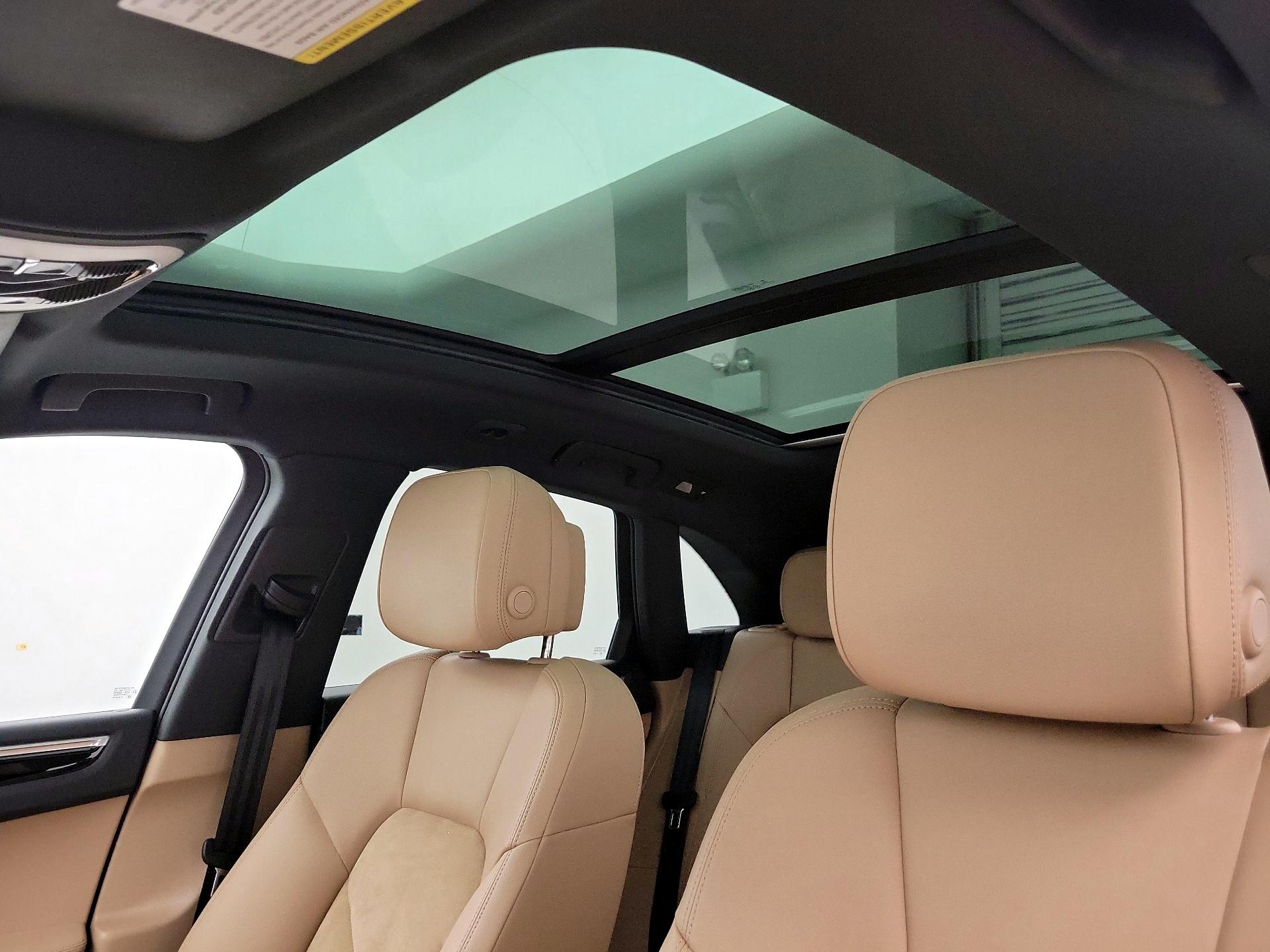 Thumbnail: 2021 Porsche Macan - 20