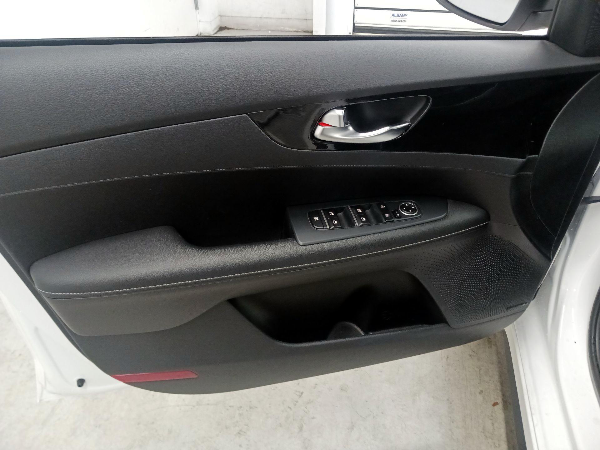 Thumbnail: 2021 Kia Forte - 12