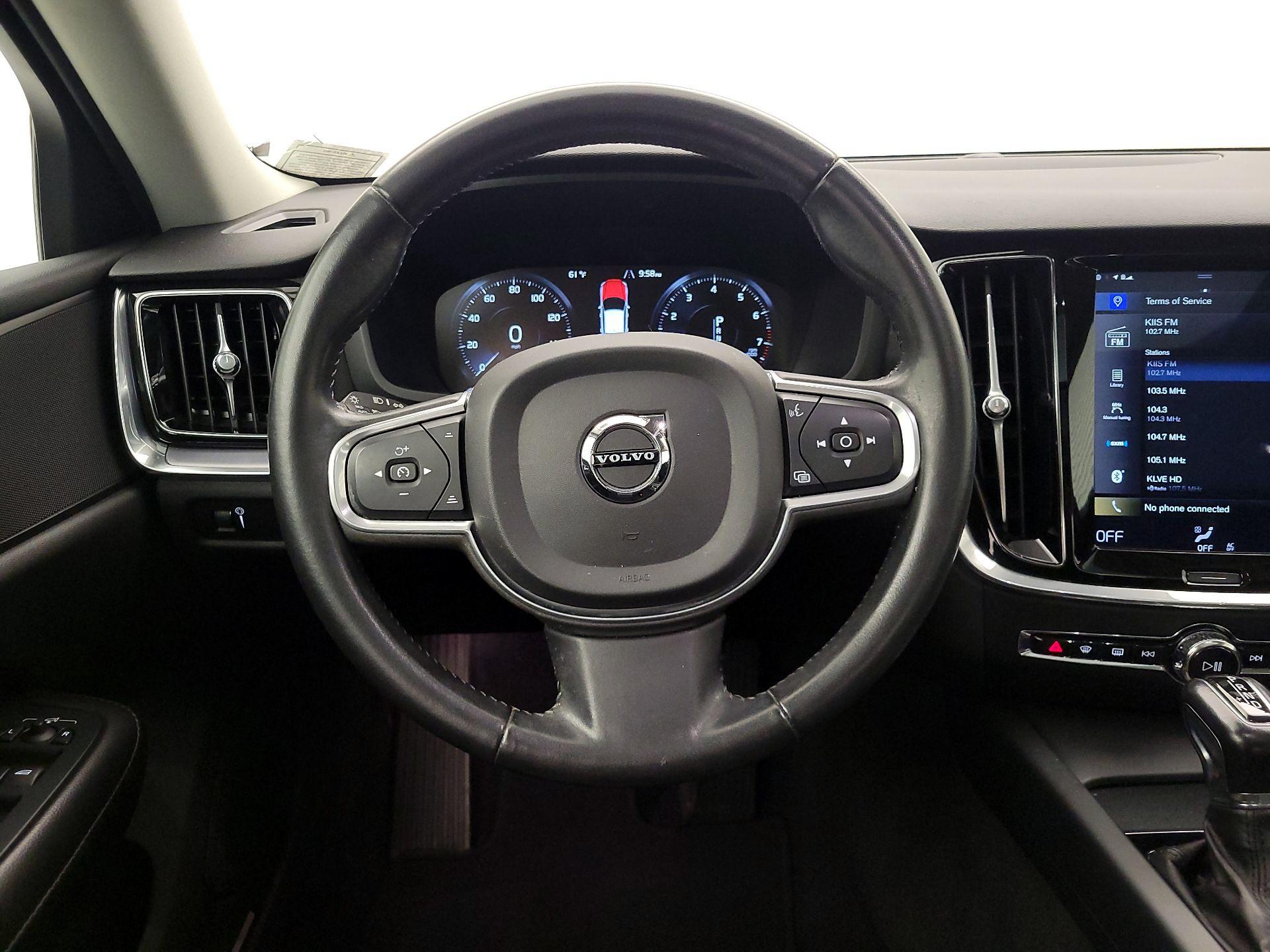 Thumbnail: 2020 Volvo S60 - 10