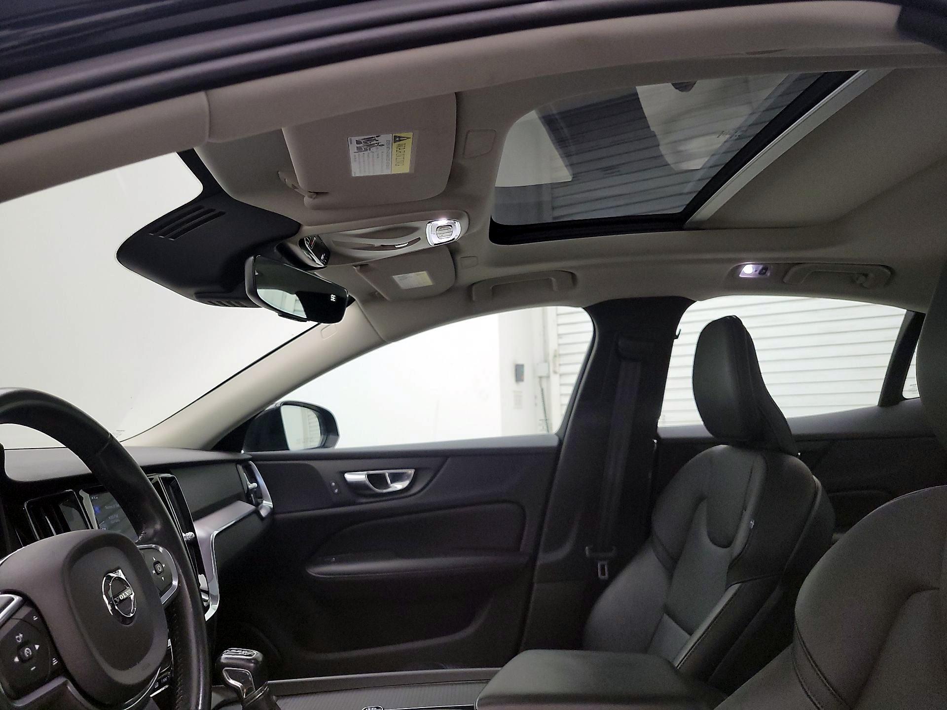 Thumbnail: 2020 Volvo S60 - 19