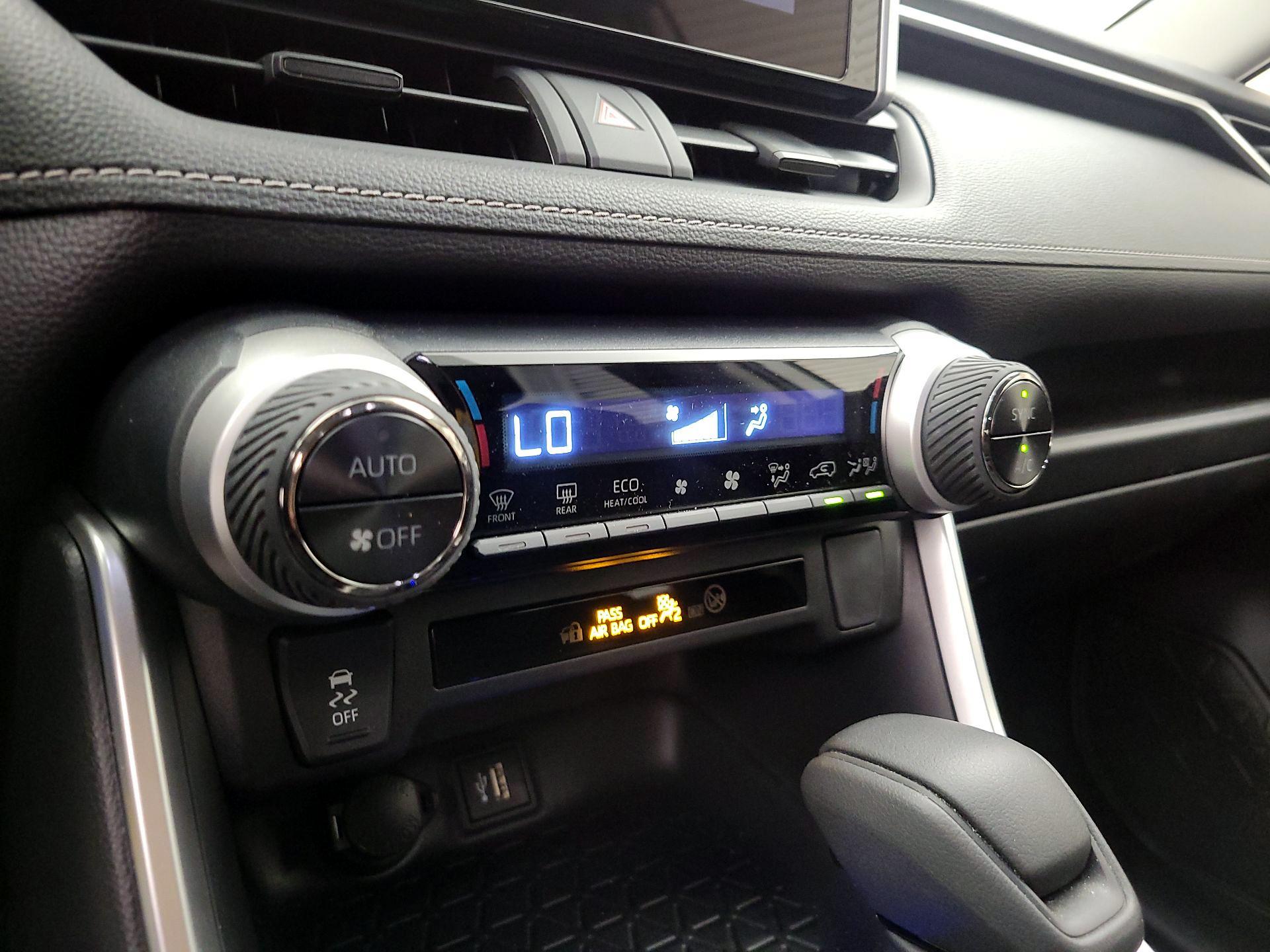 Thumbnail: 2025 Toyota RAV4 - 15