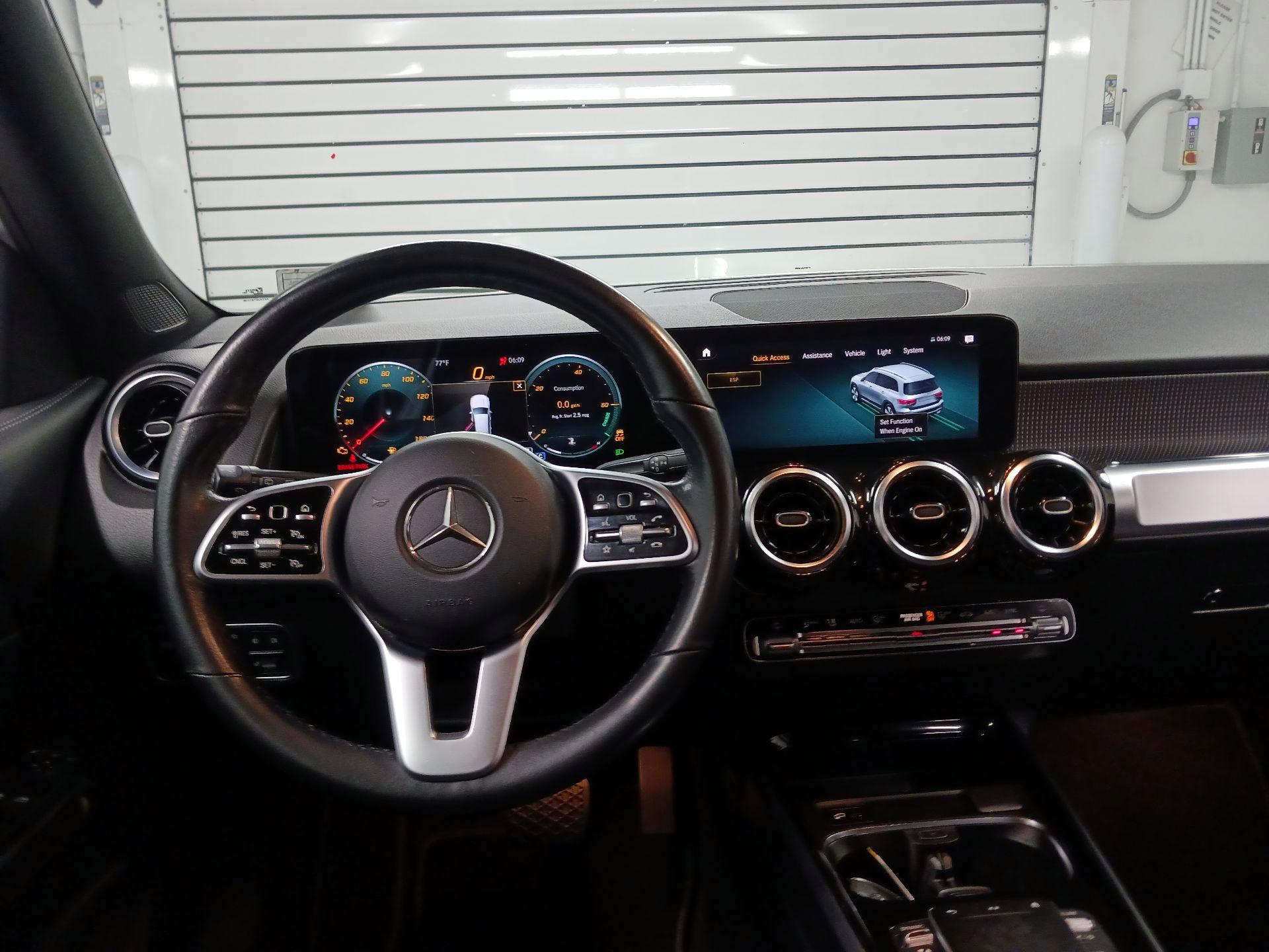 Thumbnail: 2022 Mercedes-Benz GLB - 10