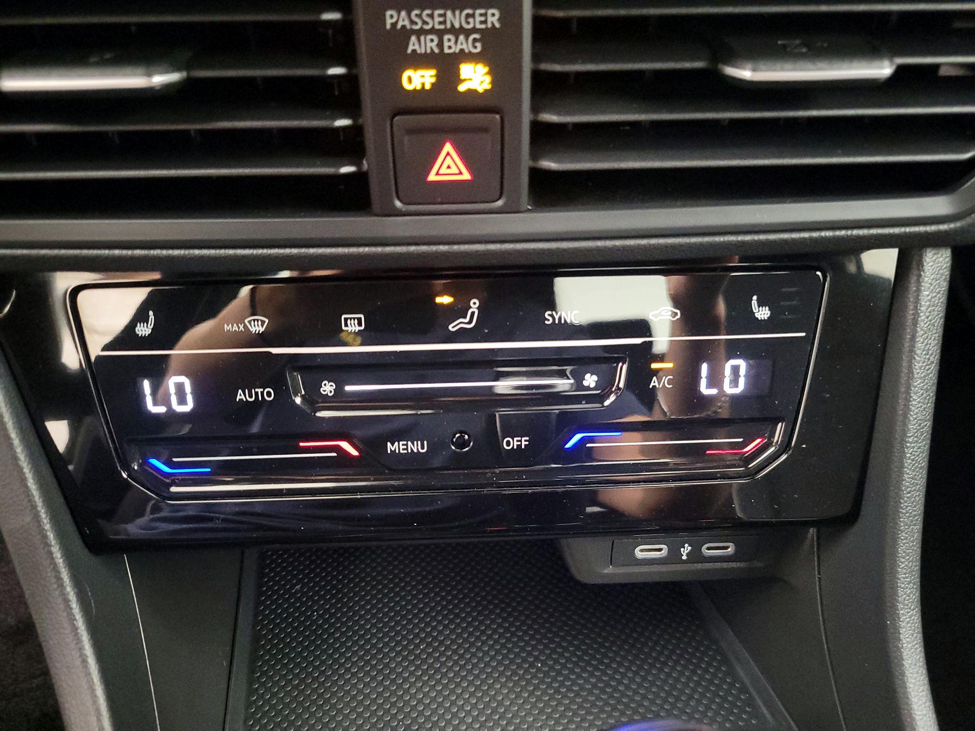 Thumbnail: 2025 Volkswagen Jetta - 16