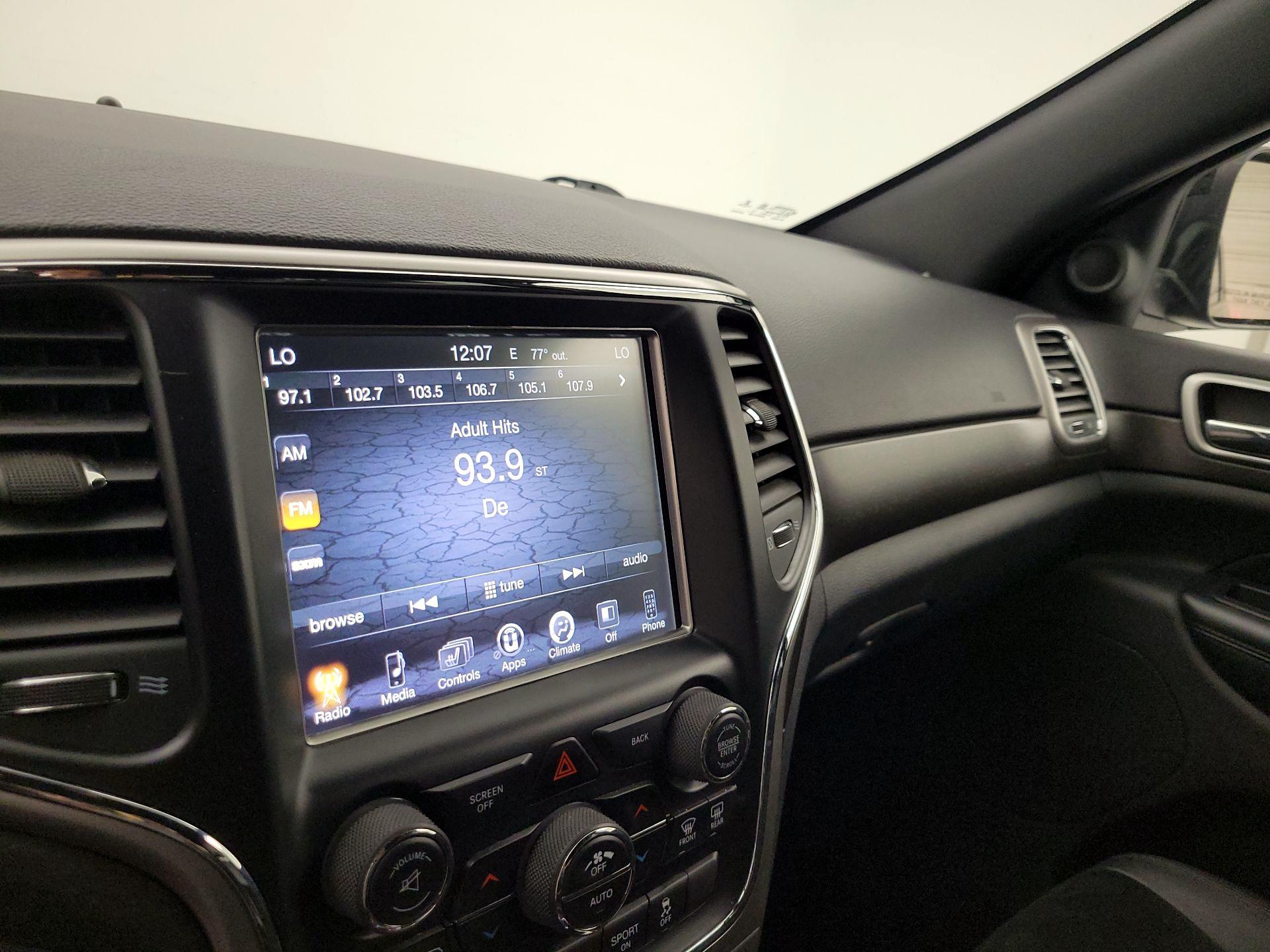 Thumbnail: 2016 Jeep Grand Cherokee - 15