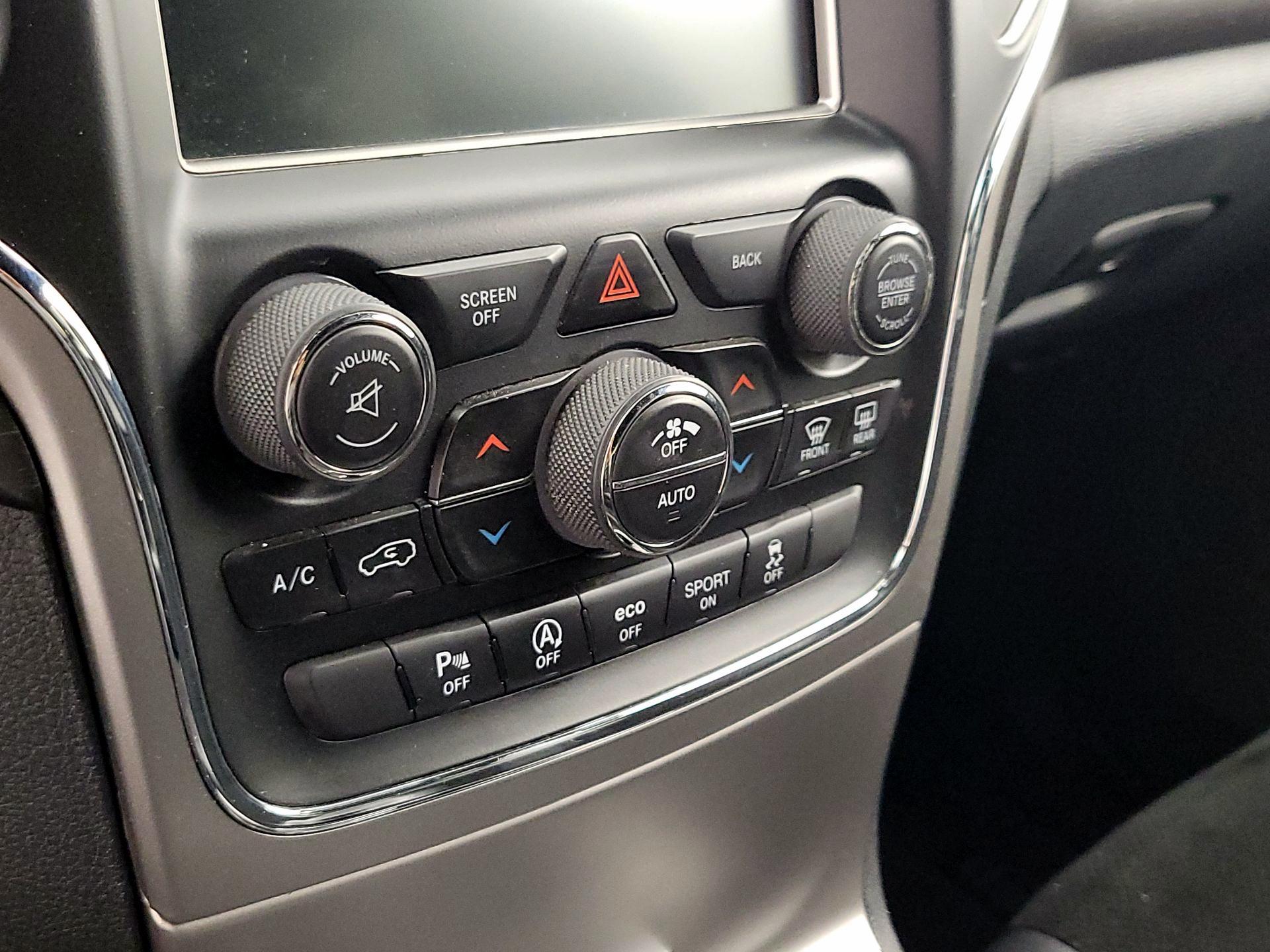 Thumbnail: 2016 Jeep Grand Cherokee - 16