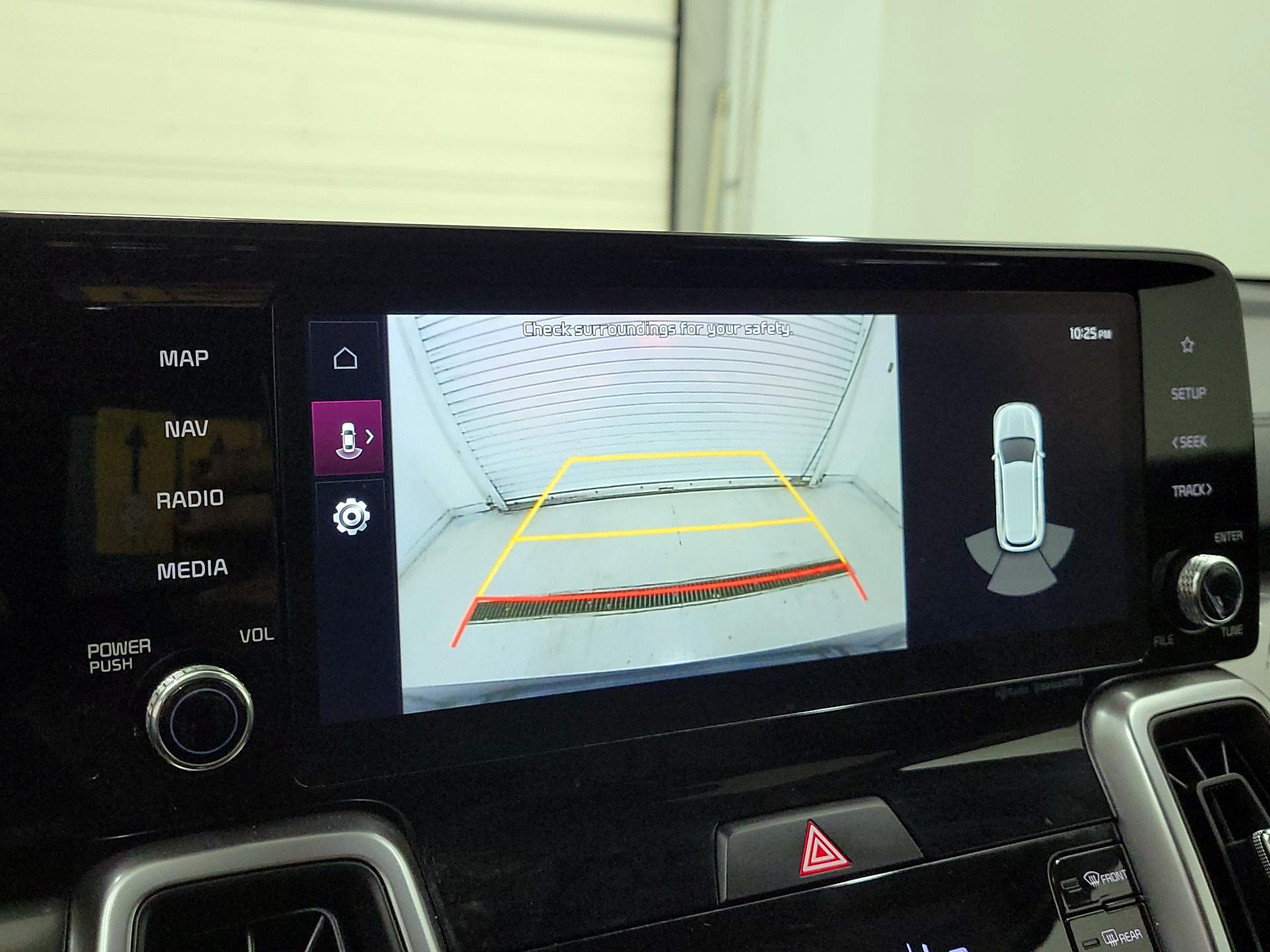 Thumbnail: 2023 Kia Sorento - 15