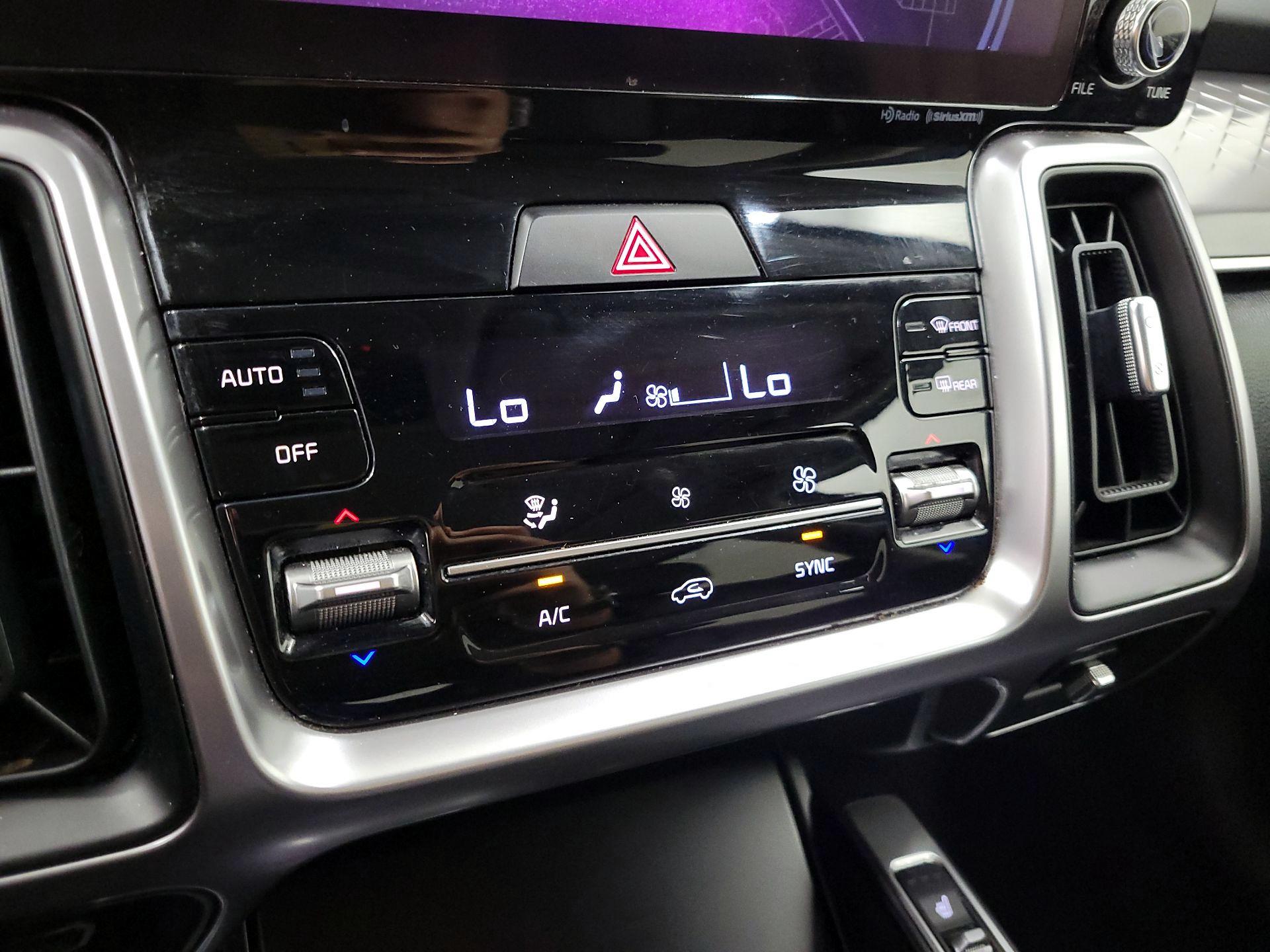 Thumbnail: 2023 Kia Sorento - 17