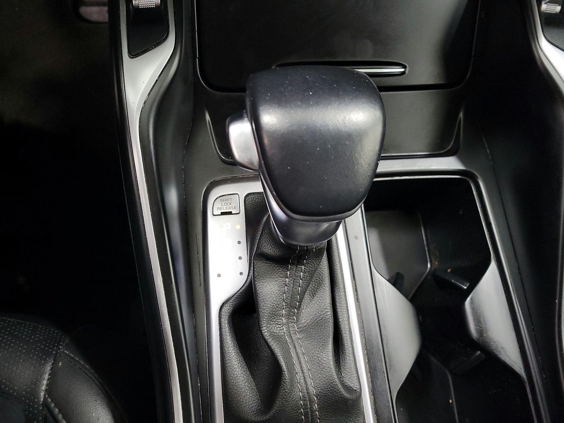 Thumbnail: 2023 Kia Sorento - 18