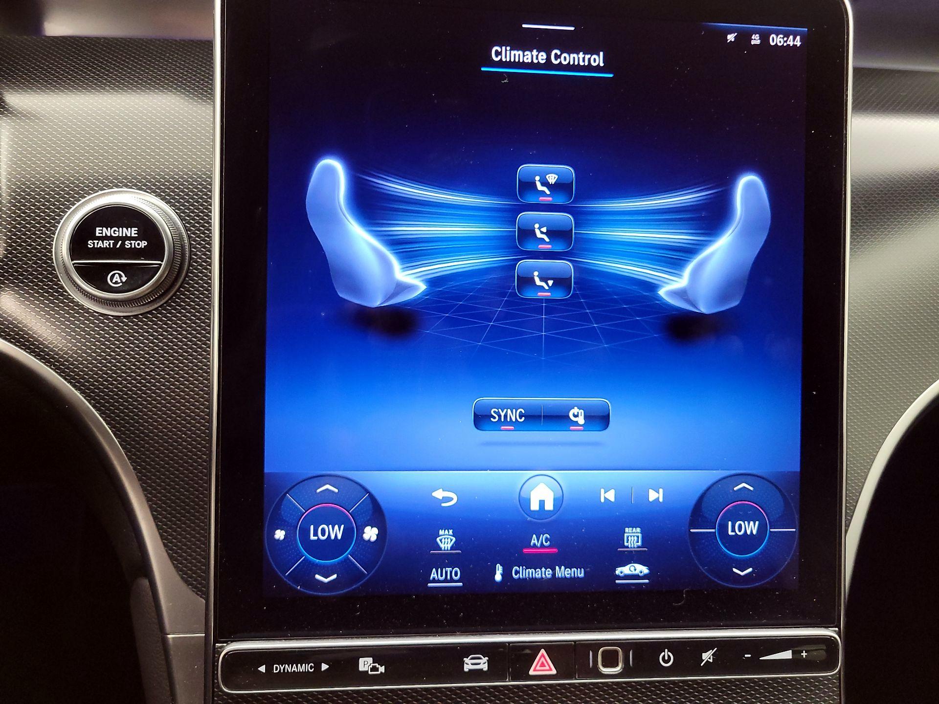 Thumbnail: 2024 Mercedes-Benz GLC - 16