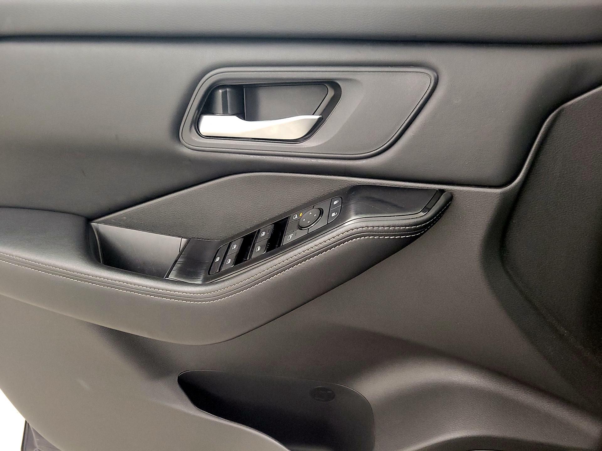 Thumbnail: 2025 Nissan Rogue - 12