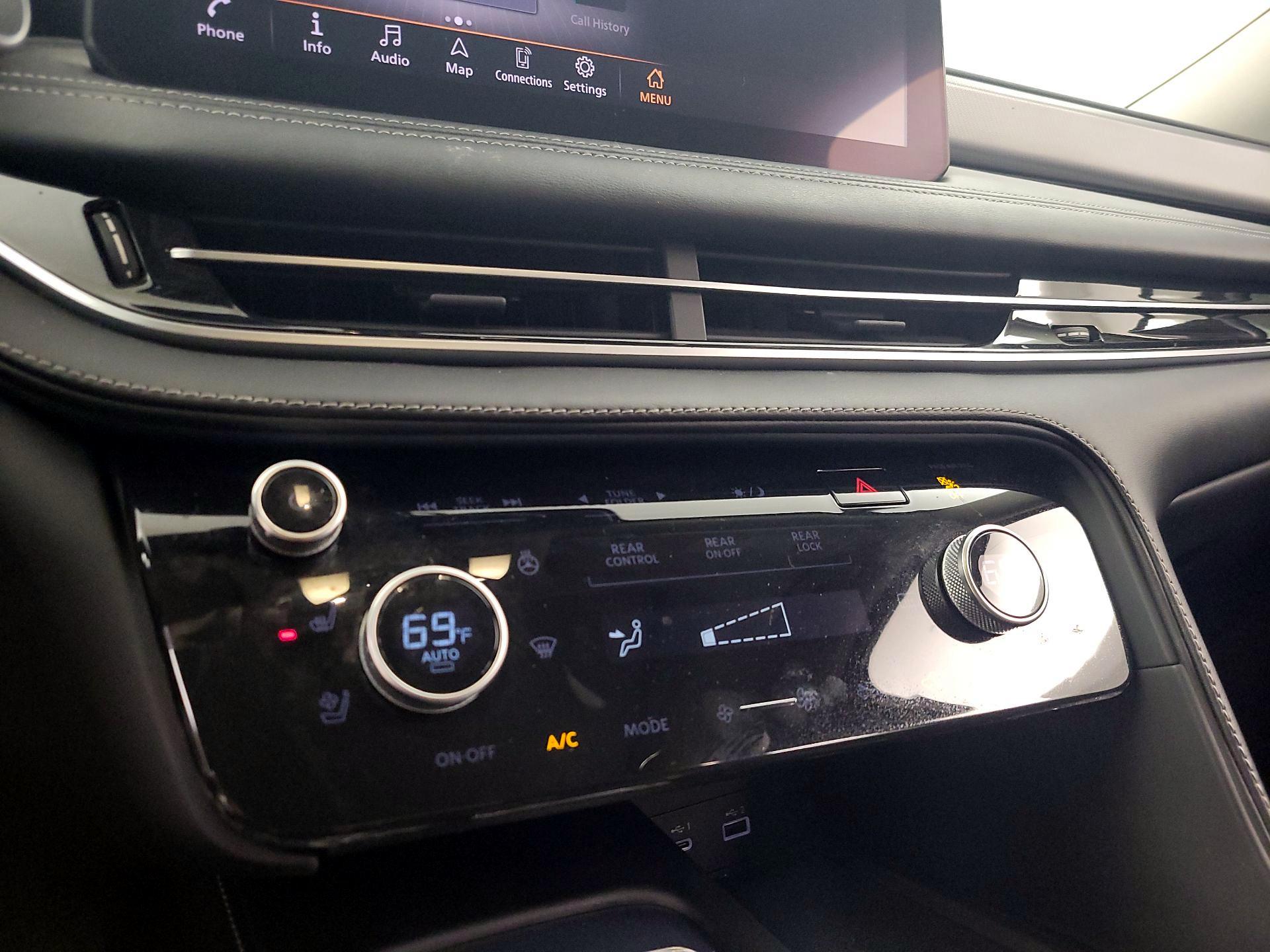 Thumbnail: 2023 INFINITI QX60 - 16