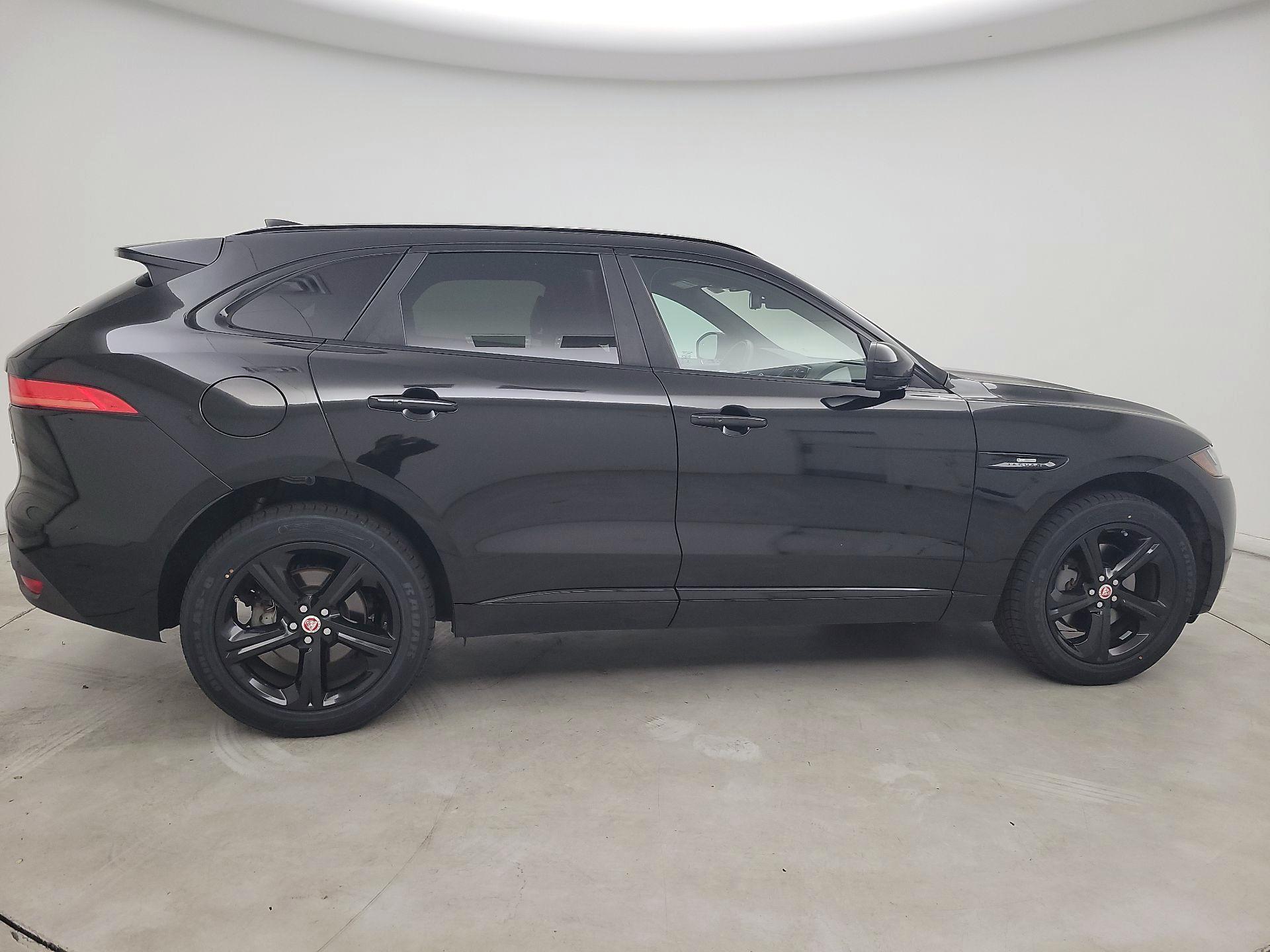 Thumbnail: 2018 Jaguar F-Pace - 4