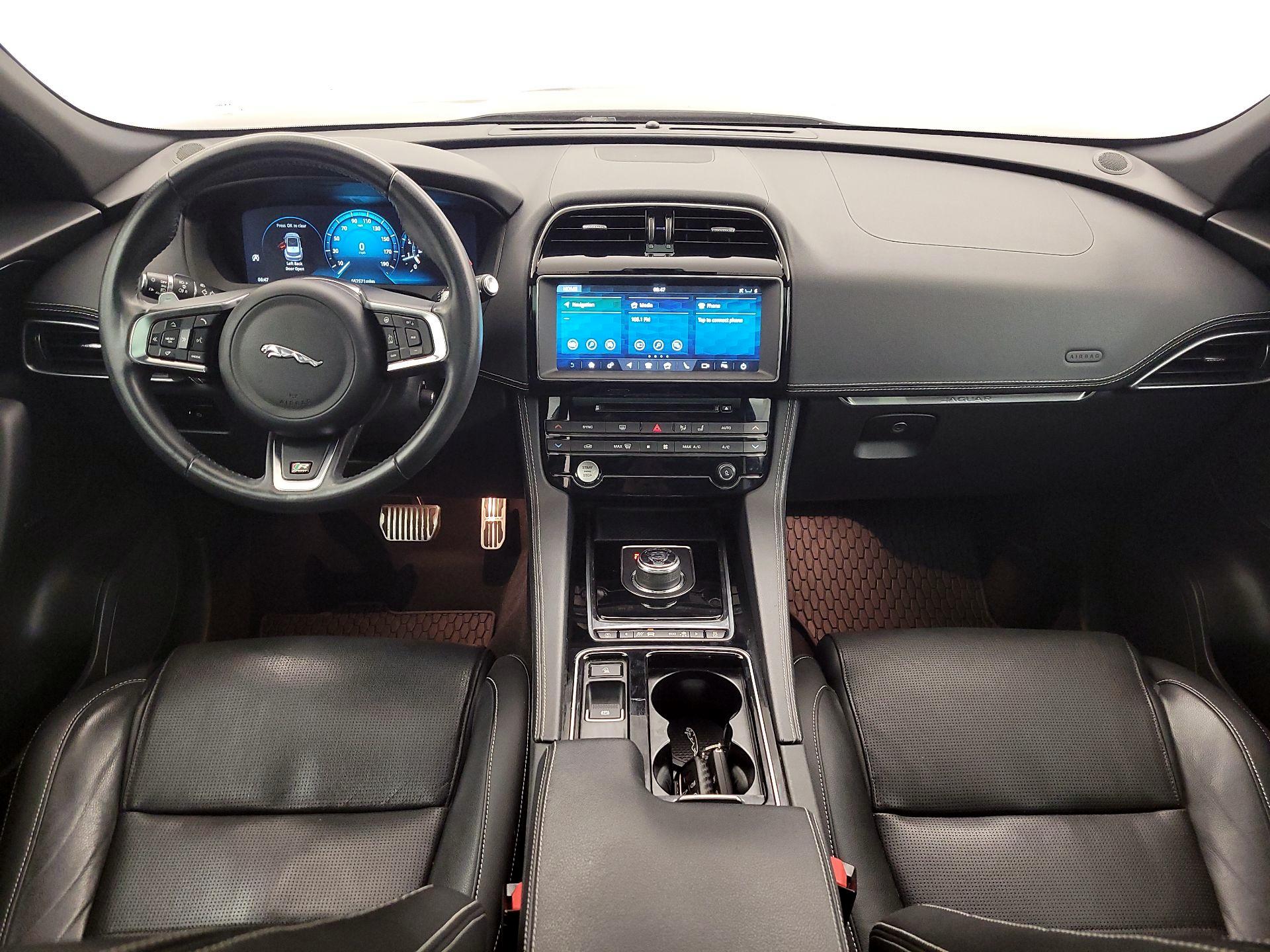 Thumbnail: 2018 Jaguar F-Pace - 8