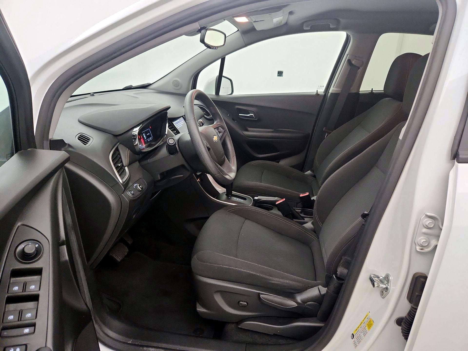 Thumbnail: 2022 Chevrolet Trax - 11