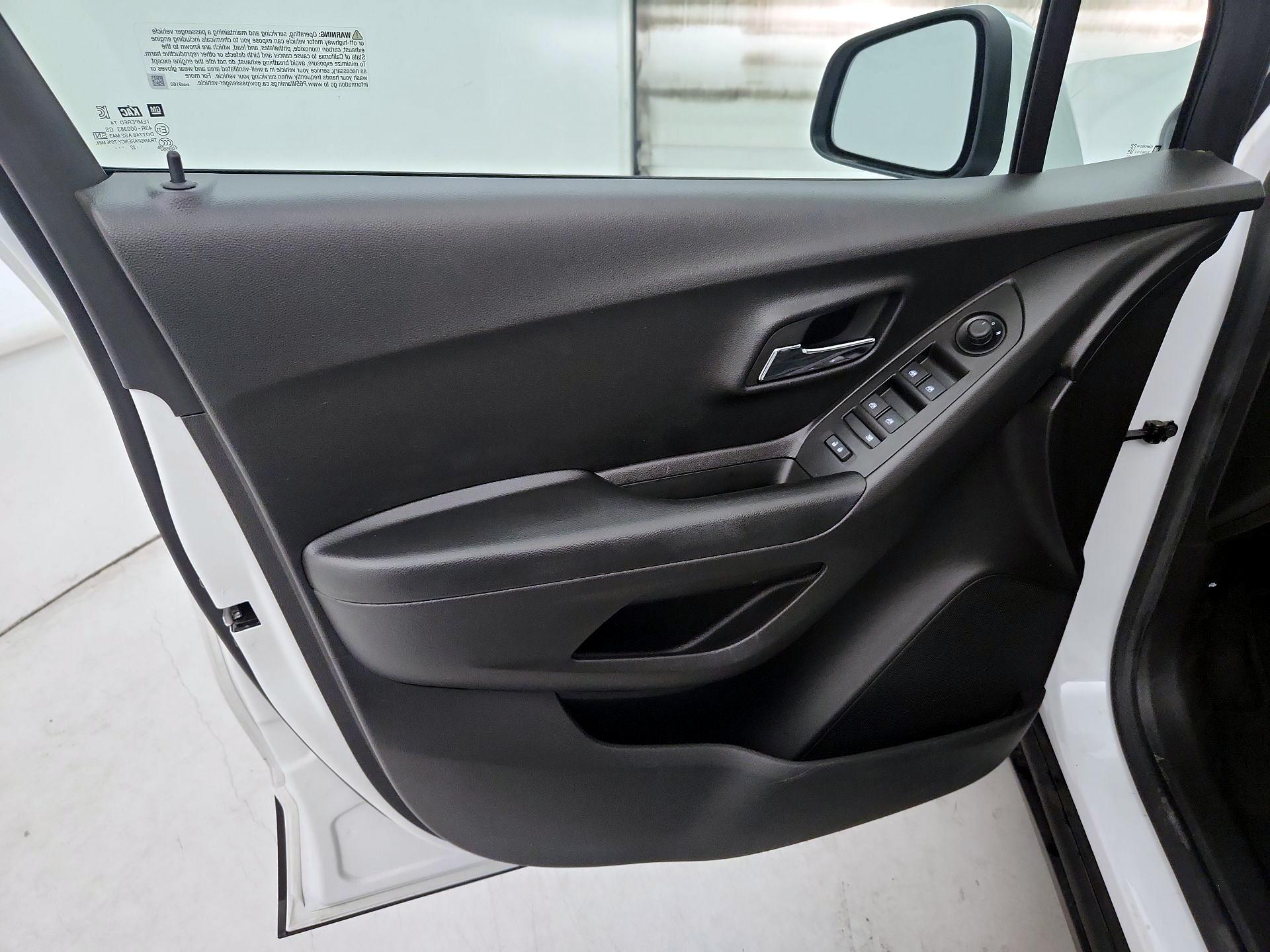 Thumbnail: 2022 Chevrolet Trax - 12