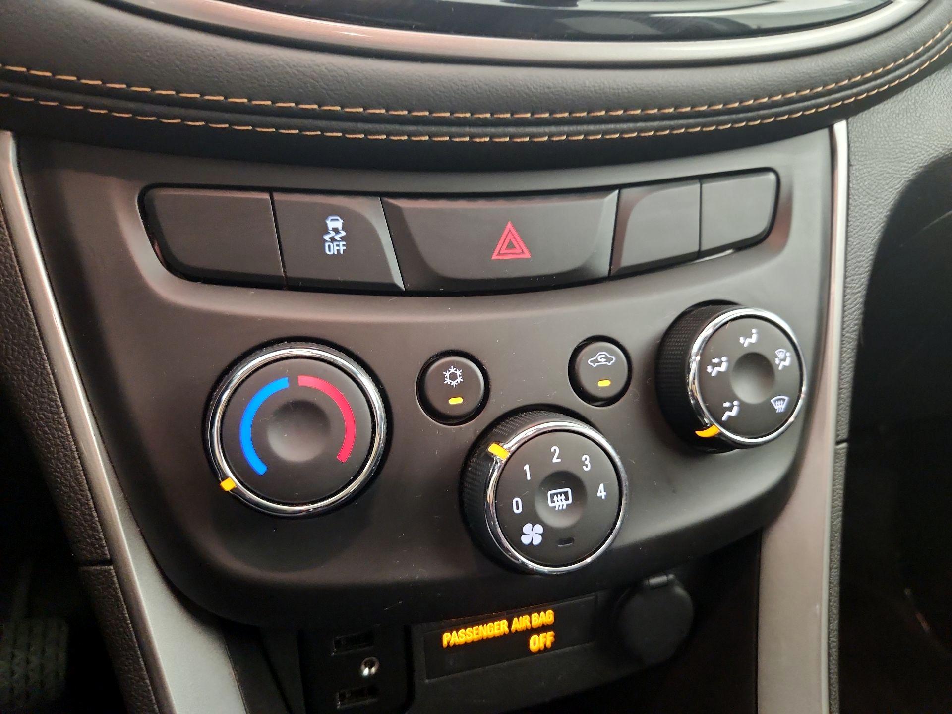 Thumbnail: 2022 Chevrolet Trax - 16