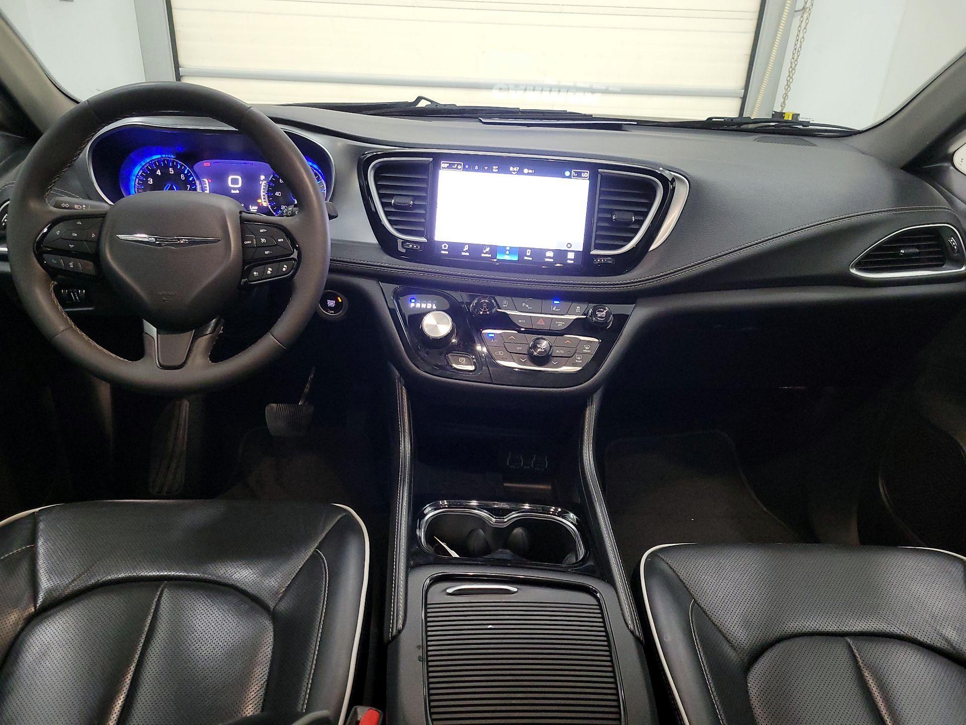 Thumbnail: 2025 Chrysler Pacifica - 9