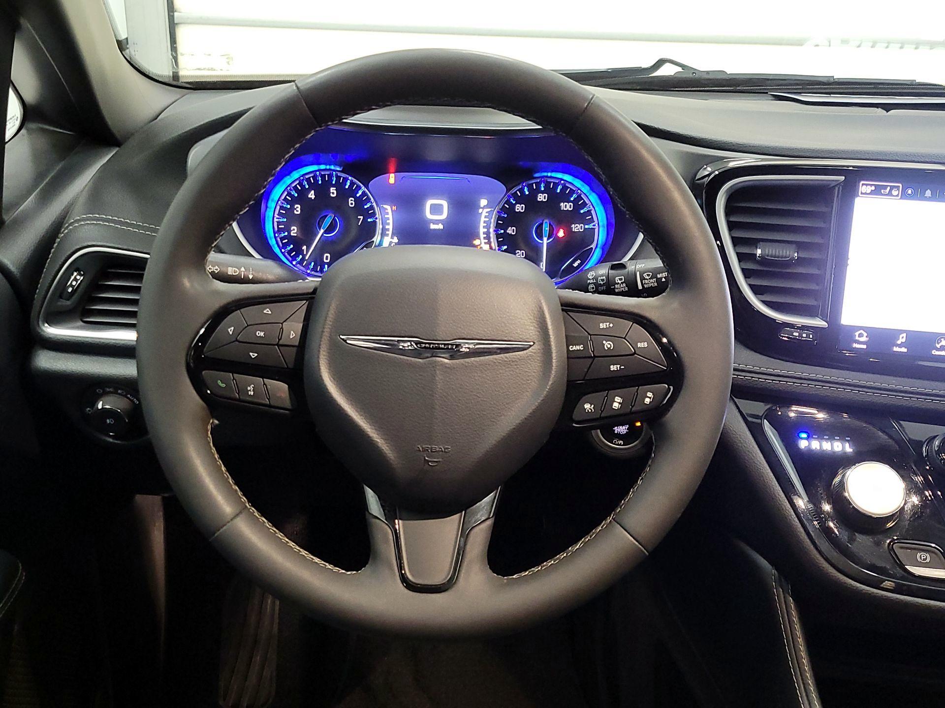 Thumbnail: 2025 Chrysler Pacifica - 10